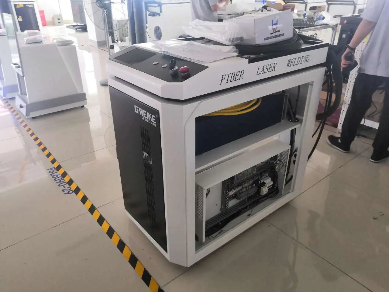 LW1000 Gweike Handle Fiber Laser Weld Machine Price Welding