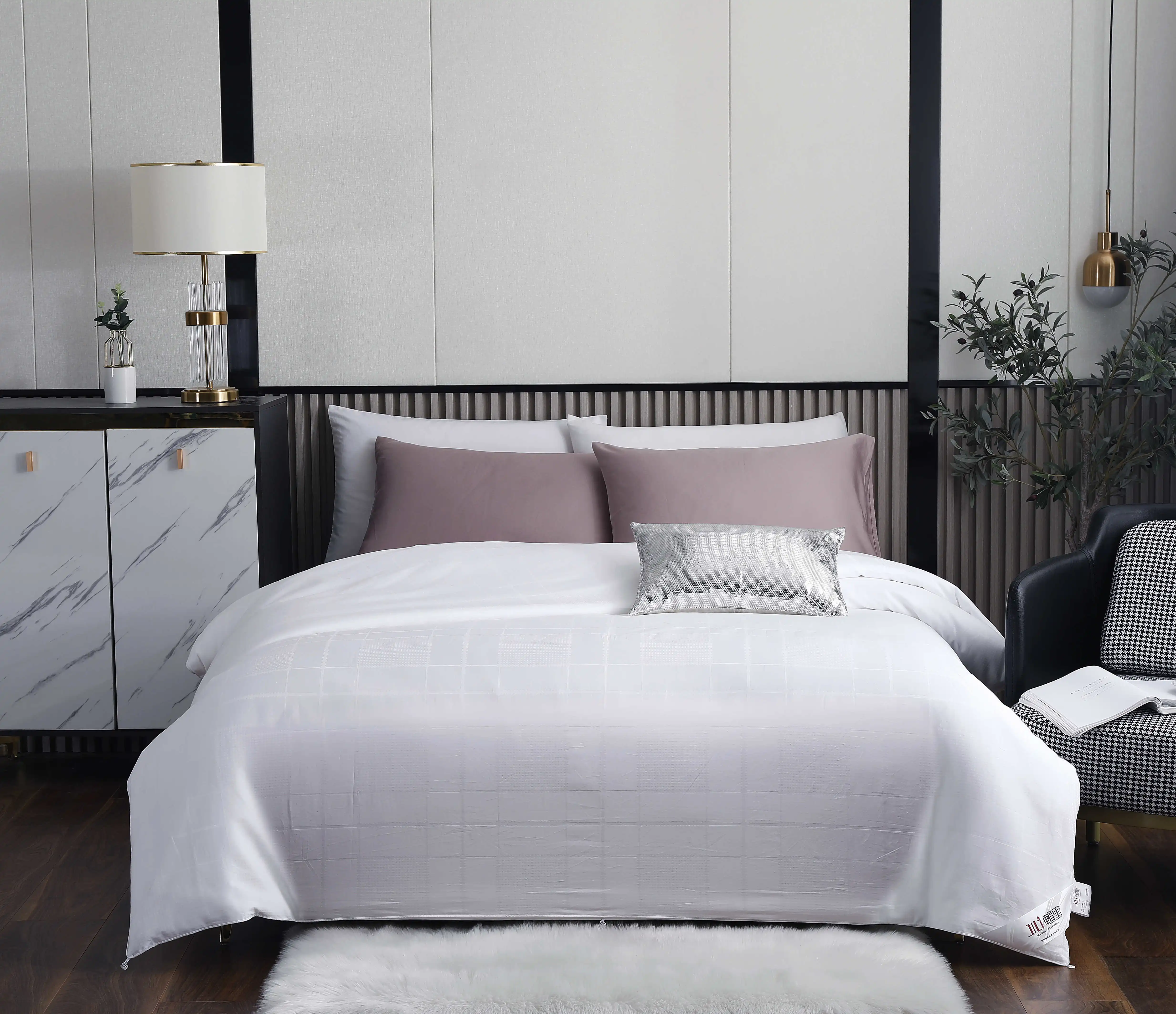 Luxurious Top Wholesaler Custom Chinese 100% Mulberry Silk Comforter