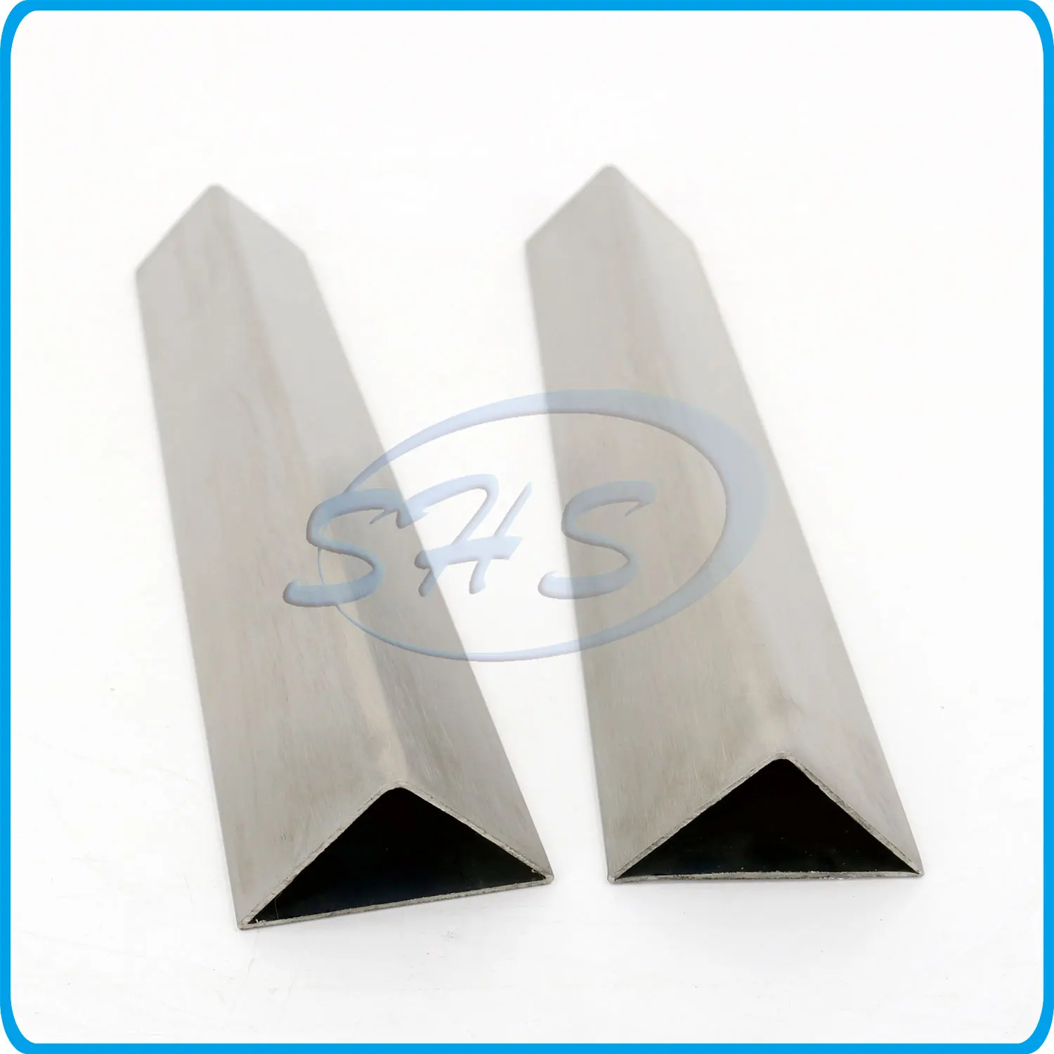 High quality AISI201 304L 304 316L hollow triangle pipe stainless steel half round tube with mirror finishing