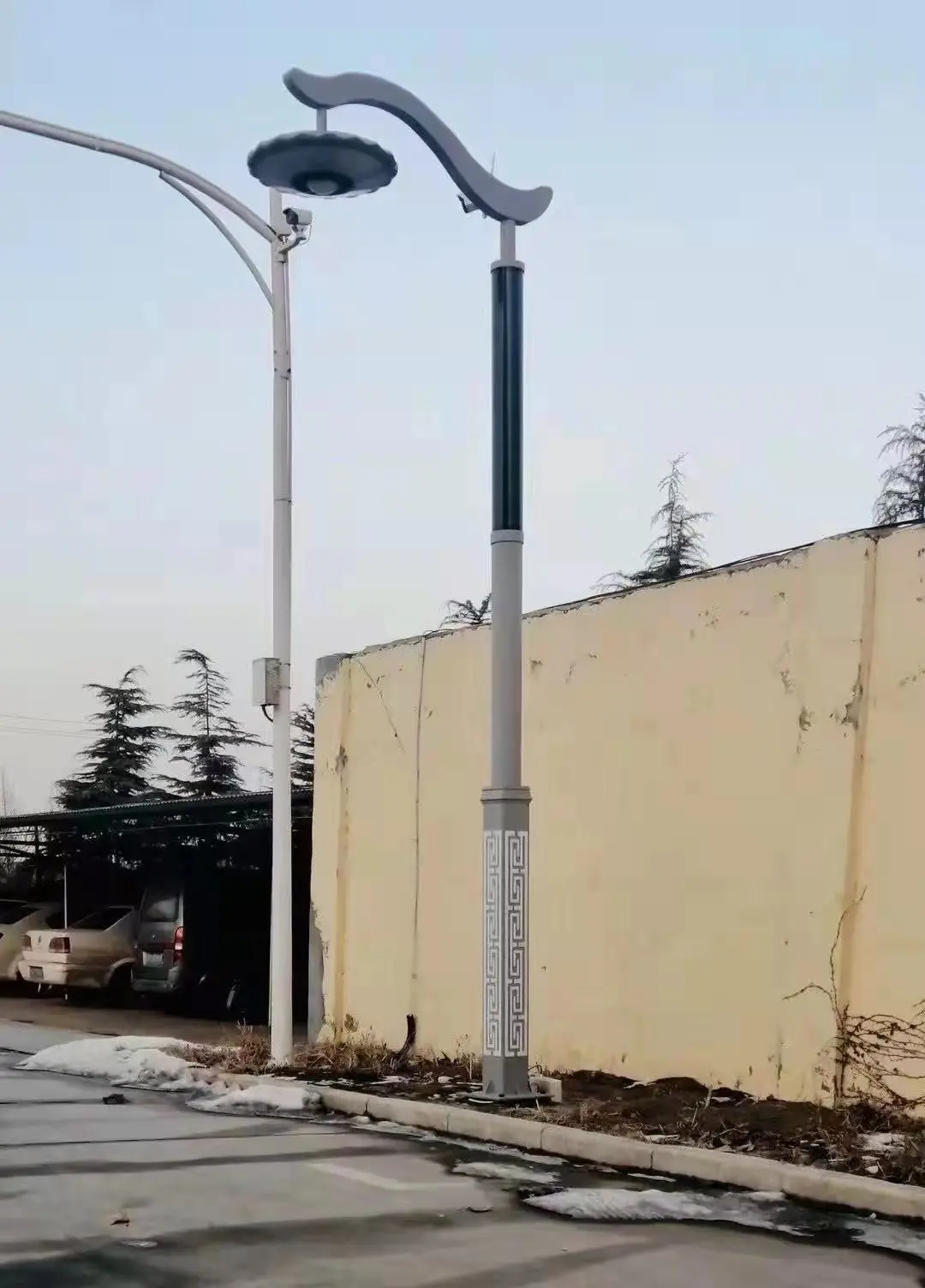 Factory Price Solar Lights with Panels Attached to Power Poles