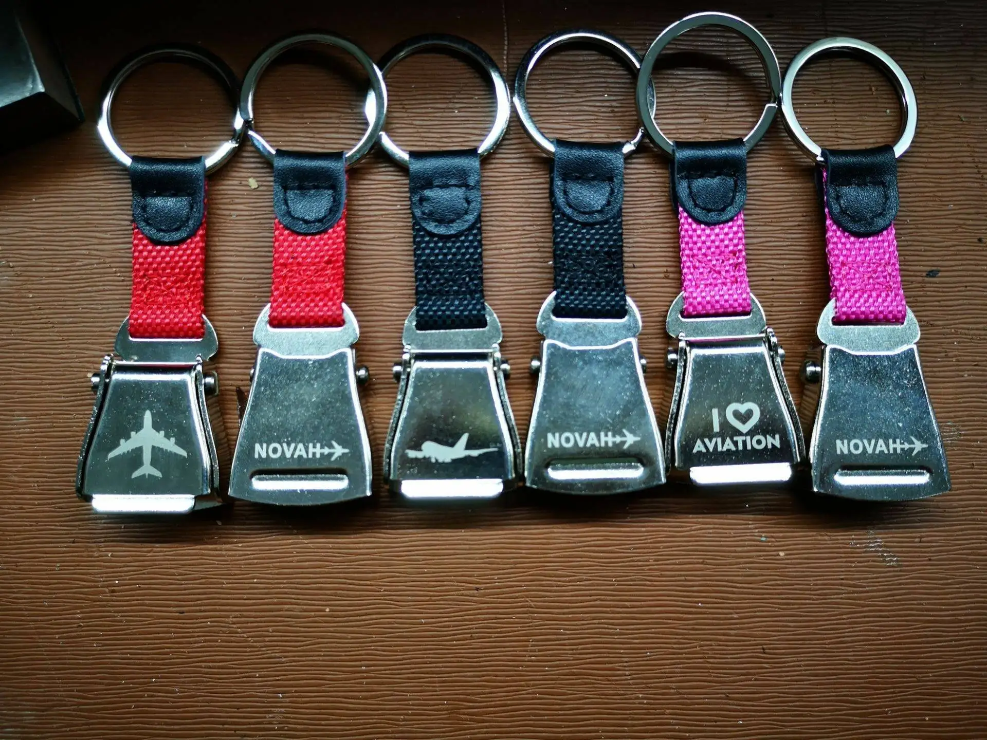 Custom wholesale aviation safety buckle mini metal airline seatbelt buckle keychain