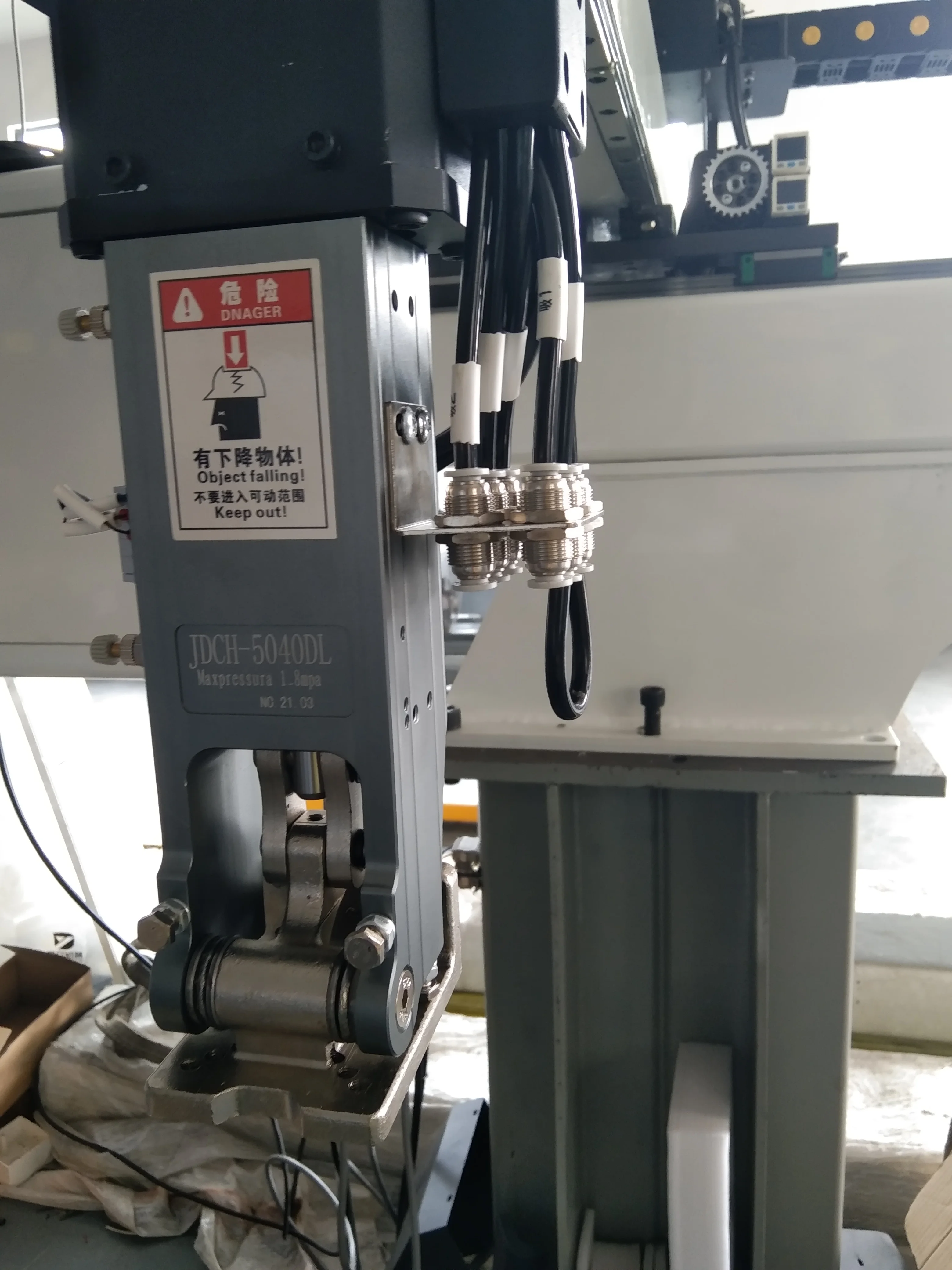 Manufacturer Wholesale Bull Head Robot Arm Motor Pneumatic Manipulator Robot Arm