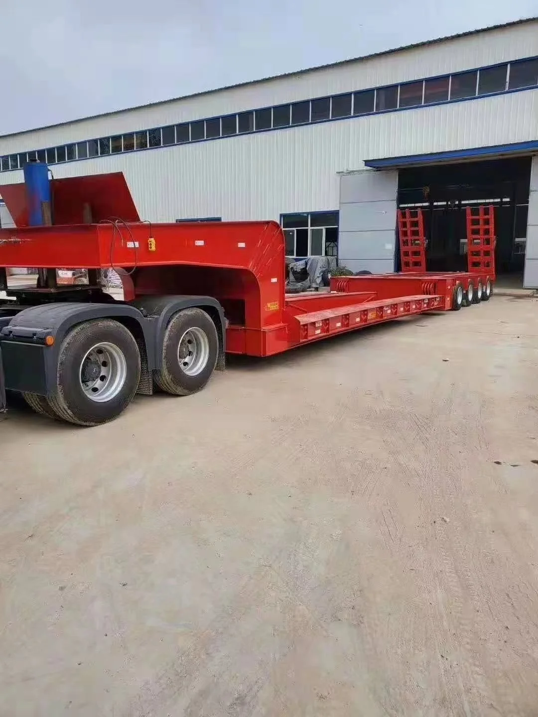 High Quality 3 Axles 80t Lowbed Lowboy Low Flatbed Loader Drop Deck Trailer For Sale