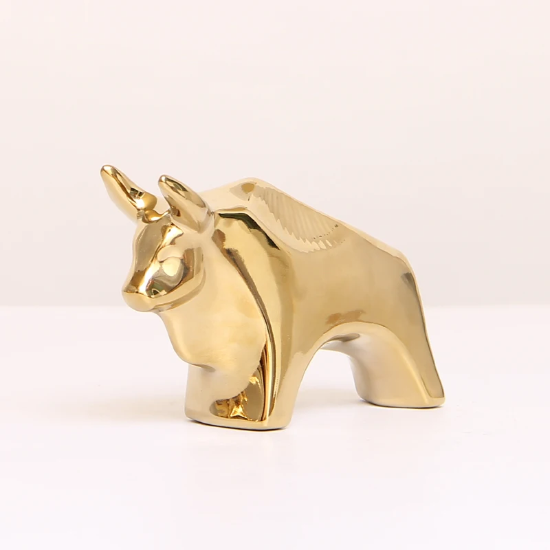 Wholesale luxury gold ornaments creative animals popular ceramic cattle small crafts for modern home decoration