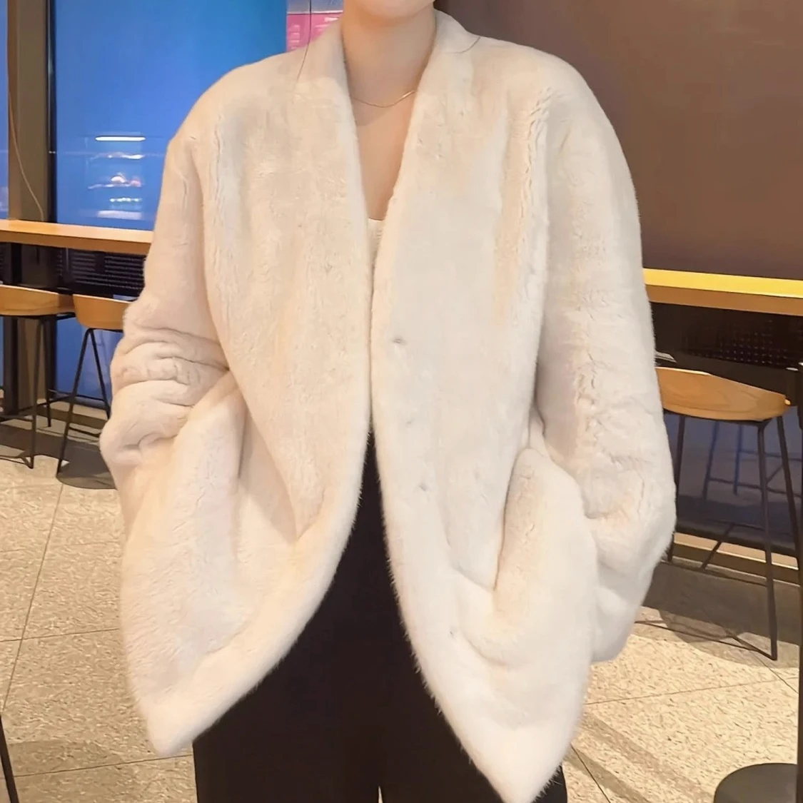 Custom OEM/ODM Wholesale Faux mink Fur Coat Short Winter Fur Jacket Female Luxury Custom Fur Coat