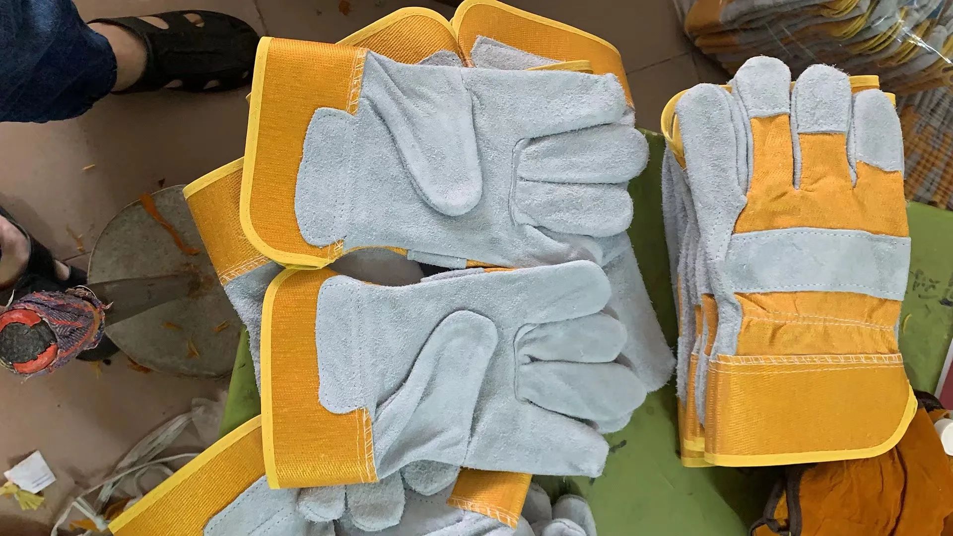 EN388 канадский Такелажный промышленный класс из воловьей кожи плотная кожаная манжета для безопасности рук рабочие перчатки сада 707 с логотипом
