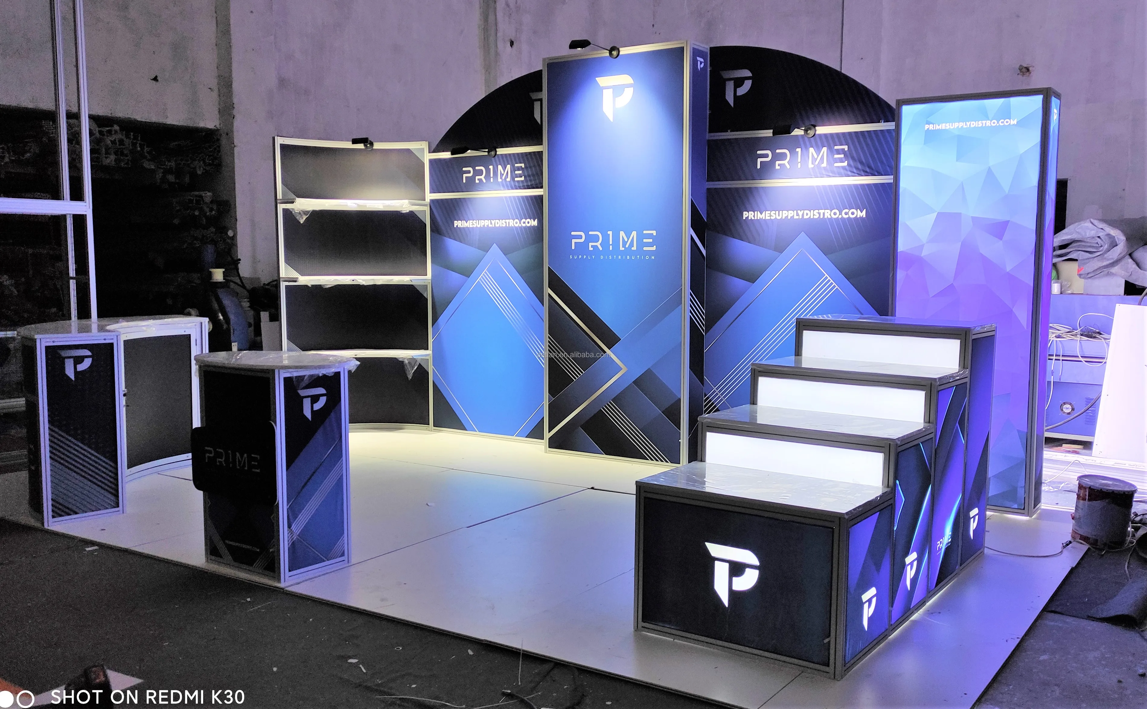 Detian offer free design and exhibition shelf booth  trade show display 10*20