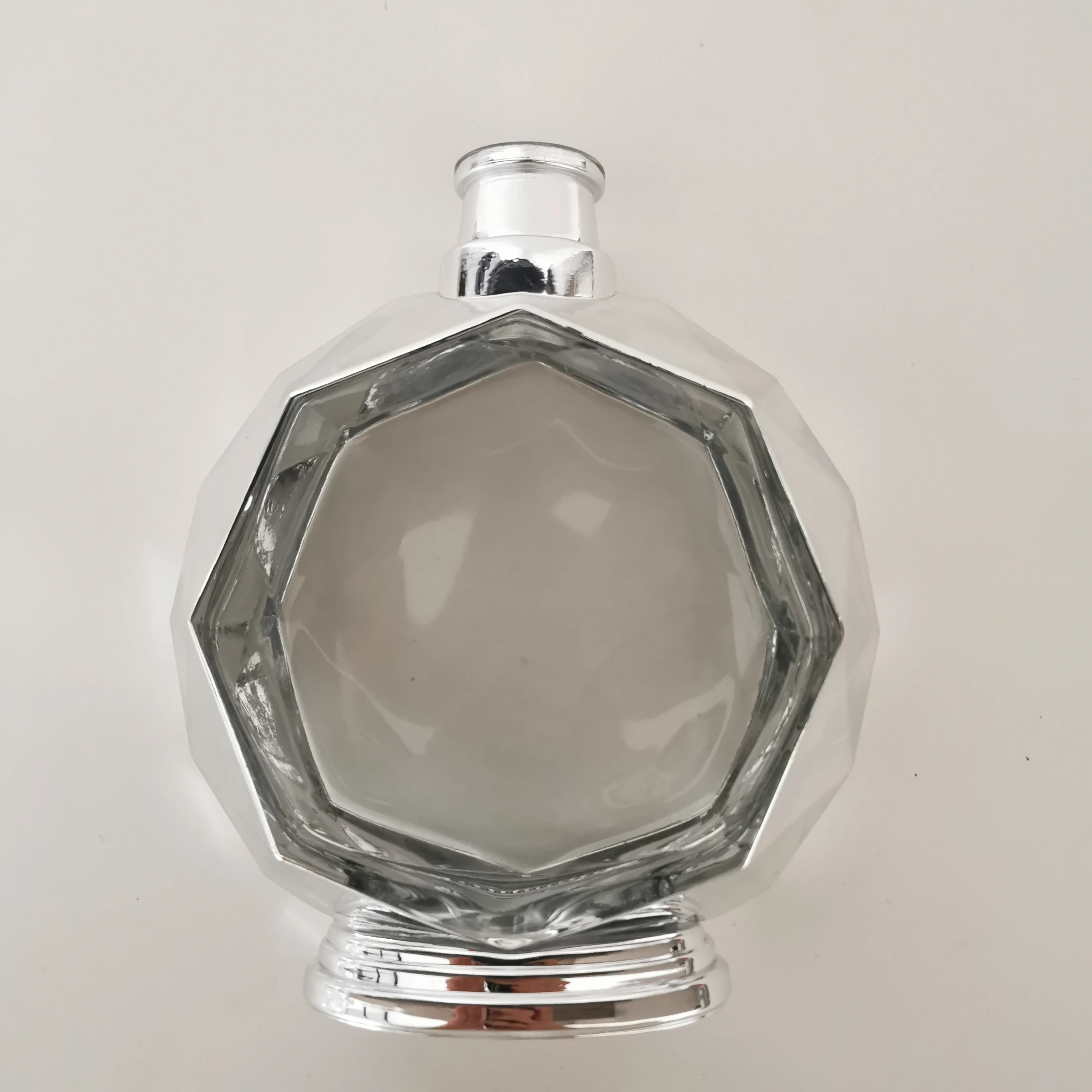 Customized  500ml  Whisky Bottle Bottom Concave Vodka Tequila Bottle Rum Glass Bottle 75cl  - Buy