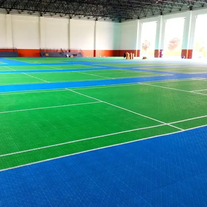 RCHS  Free sample PP tiles plastic floor tile roller skating rink tracking sports flooring interlocking portable floor mat