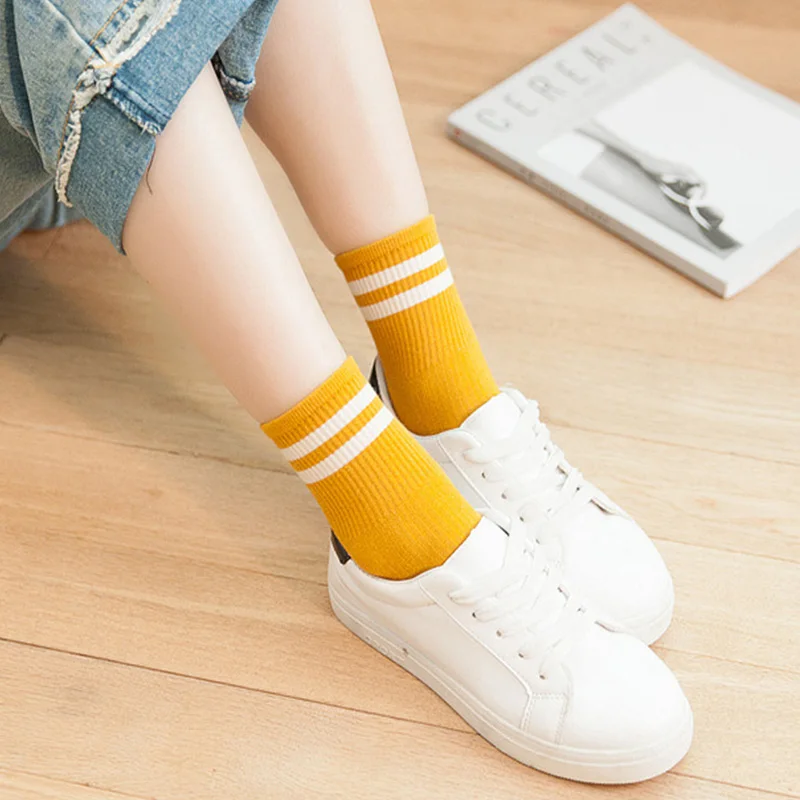 Wholesale New fashion multi-colored two stripes cotton women socks comfortable soft Breathable Crew women long hosiery