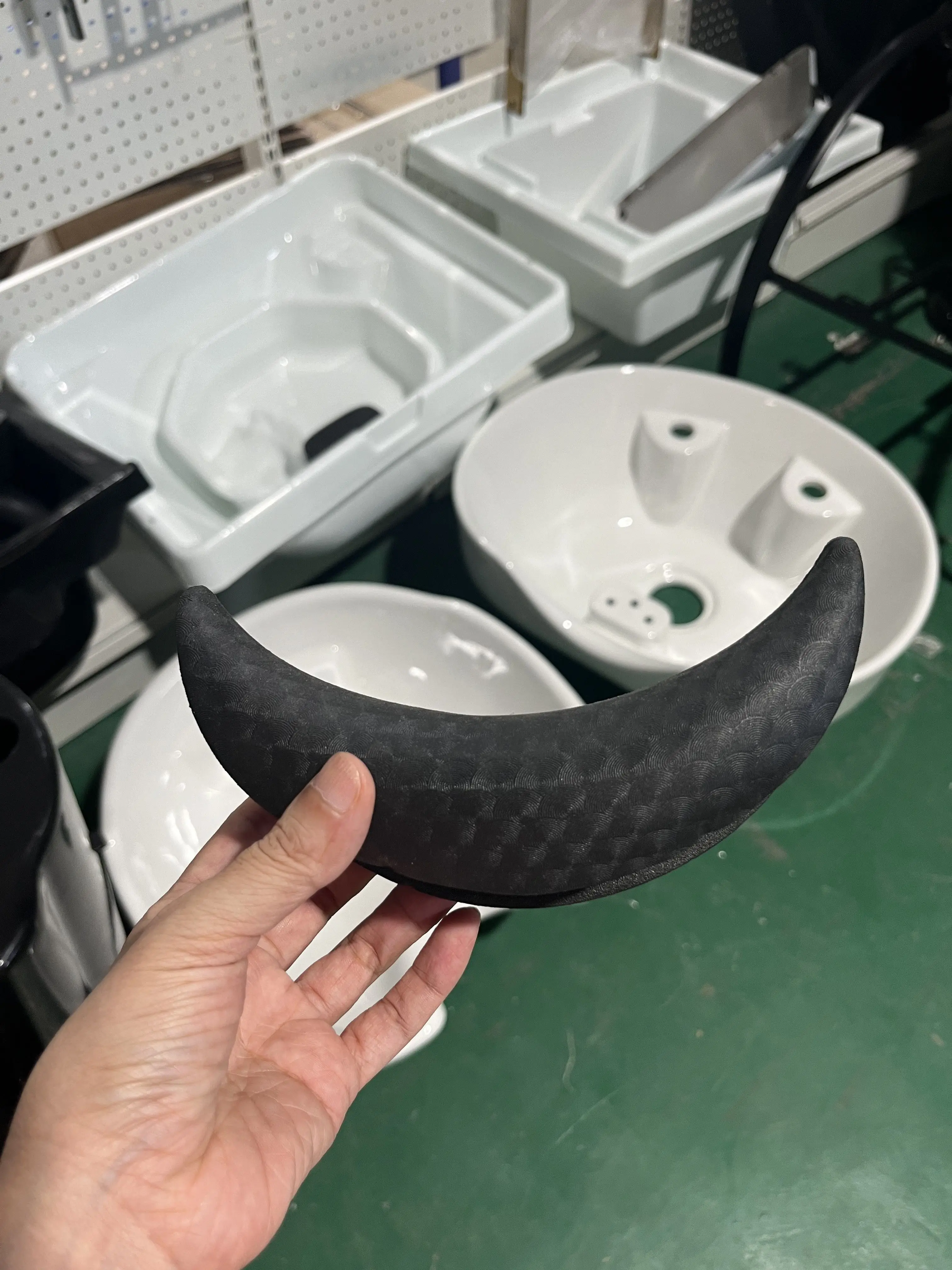 Wholesale Hair Washing Basin Tool Hair SPA Neck Rest Pillow Shampoo Bowl Gripper PVC Neck Rest Cushion for Barber Shop