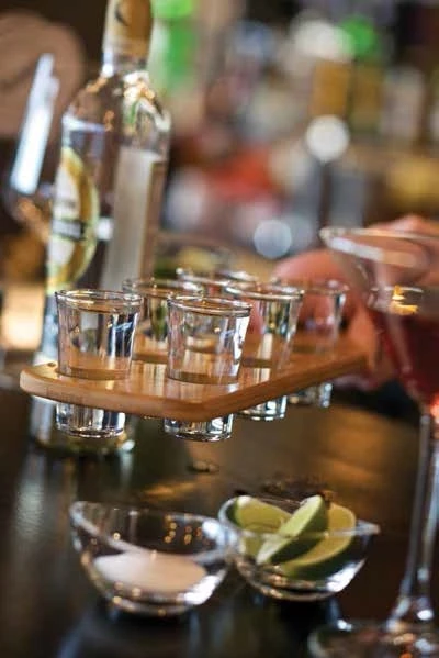 Bamboo Beer Tasting Tray Wooden Serving Paddle Beer Flight Glass Set