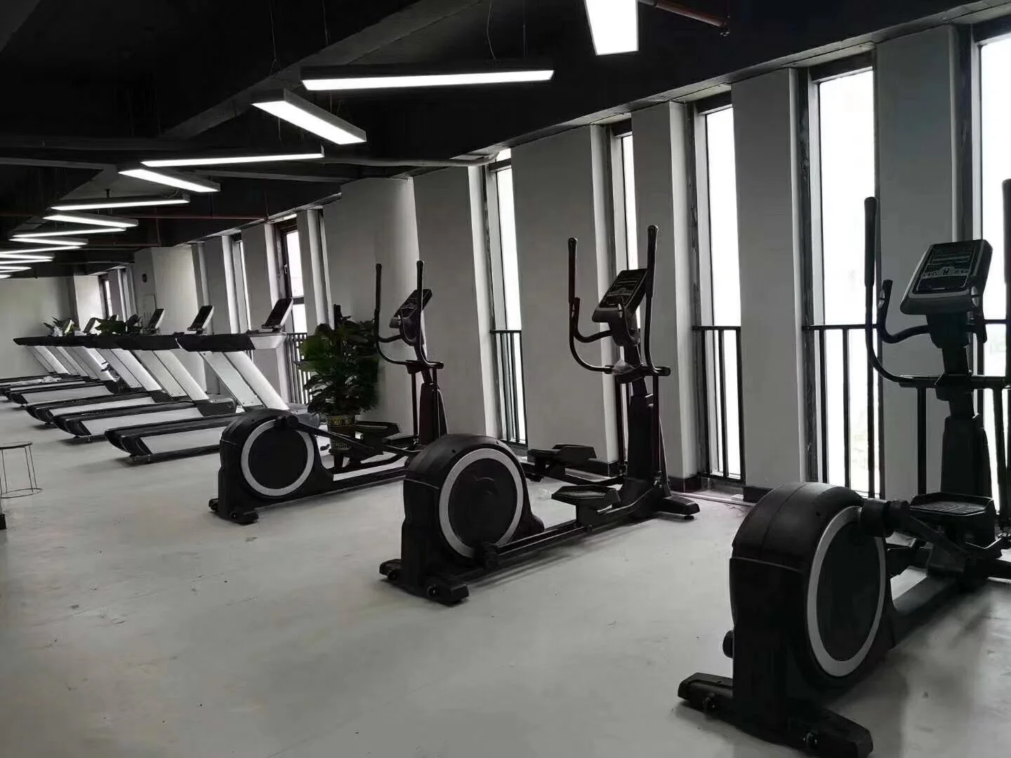 Commercial Gym Equipment Cardio Elliptical Machine Cross Trainer Elliptical Trainer