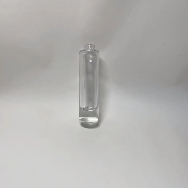 Wholesale Luxury Ladies  30ml Perfume Bottle Cheap Price Slim Glass Bottle Fragrance 100ml Perfume Bottle