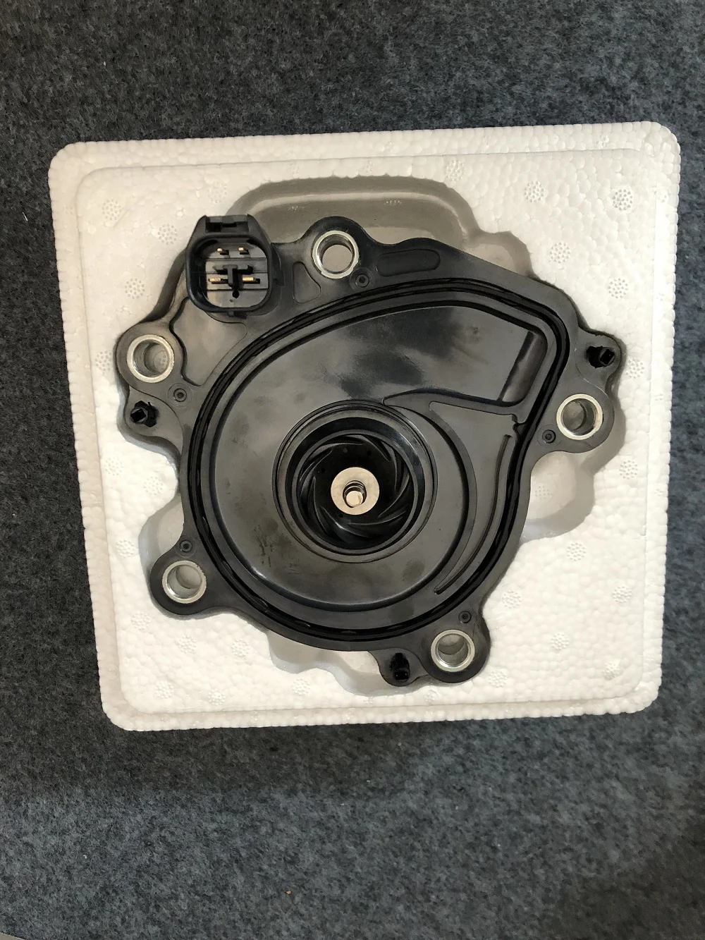 Водяной насос двигателя 161A0-39025 для Toyota Camry Lexus ES 2011-2018 Электрический