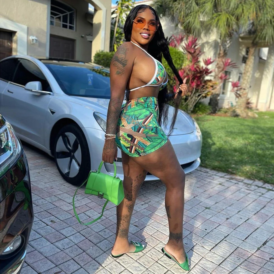 Nibber K22S13102 2022 оптовая продажа индивидуальный принт из двух частей женское сексуальное бикини с лямкой на шее и повседневные эластичные шорты комплект пляжной одежды