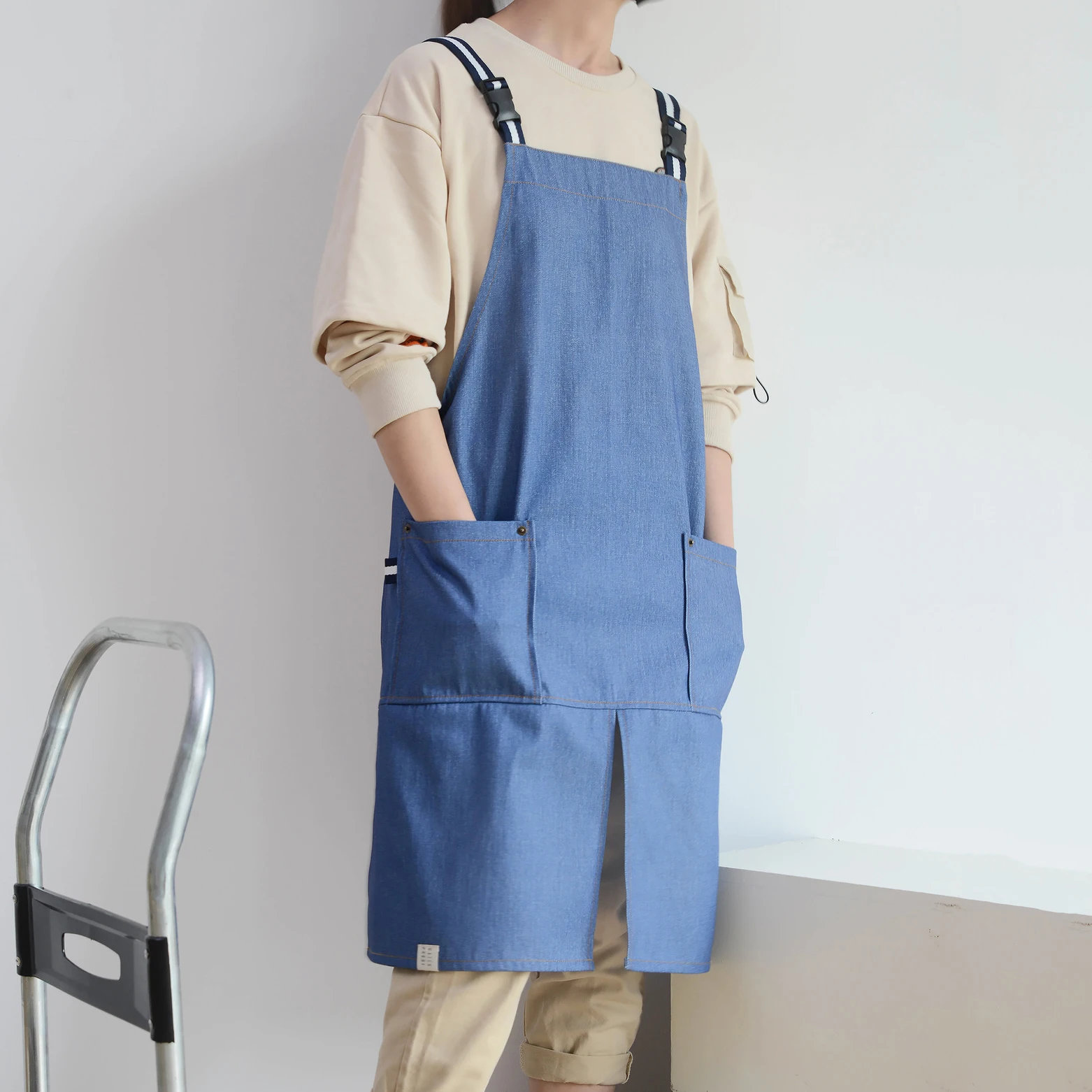 Adjustable denim waterproof apron cotton kitchen chef coffee shop apron