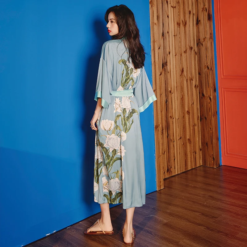 Factory Price Luxury Satin Silk Robes Long V-Neck Asian Women Blue Sleepwear Soft Cozy Satin Floral Silk Robe