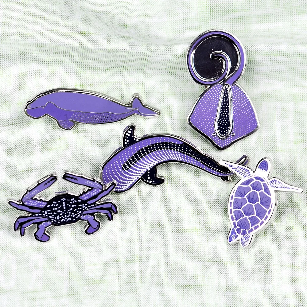 Made in china metal good quality free sample anime pin and badges enamel pin badge custom logo