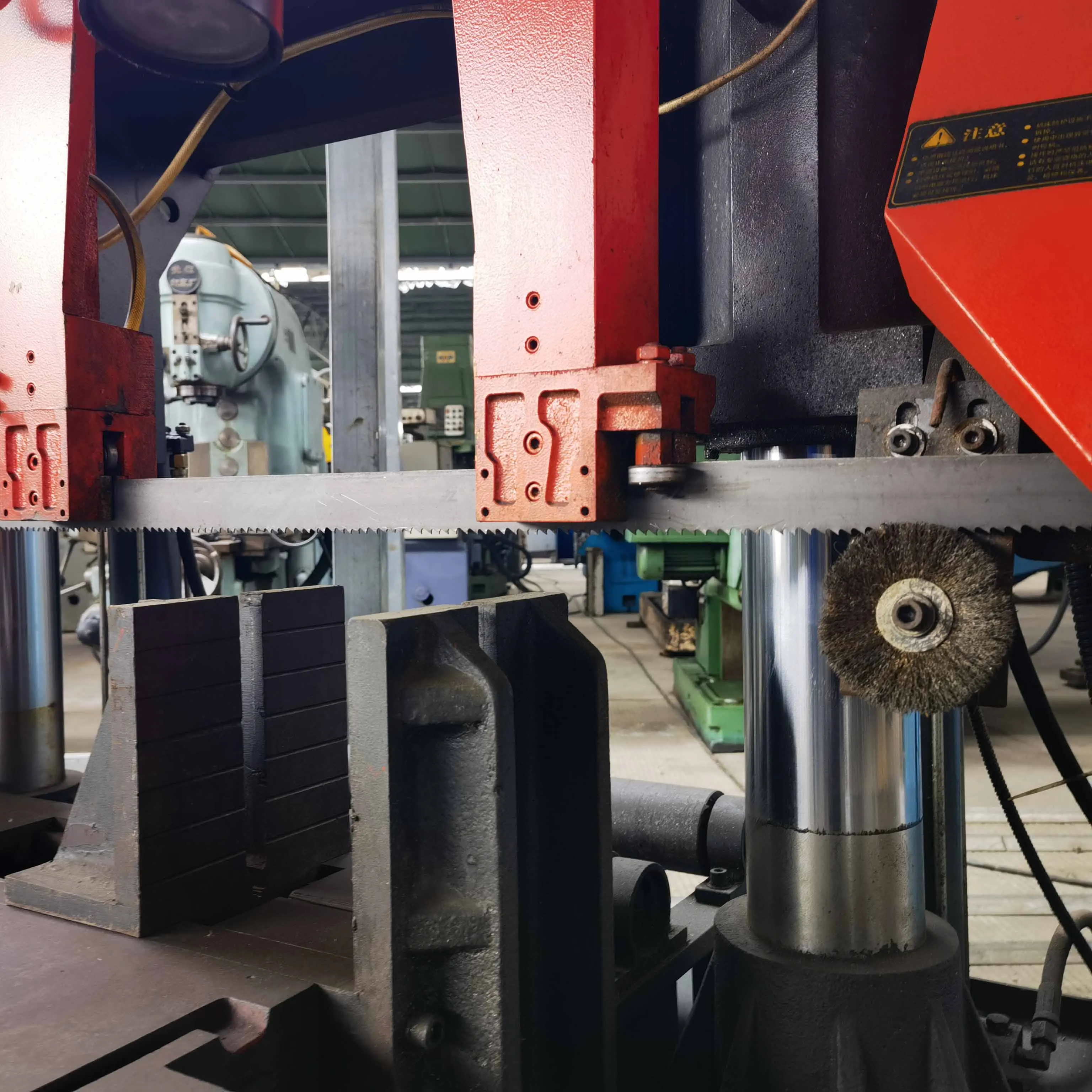 Used Industrial Iron Metal Cutting Band Sawing Machine Cnc Band Saw Machine Metal Cutting