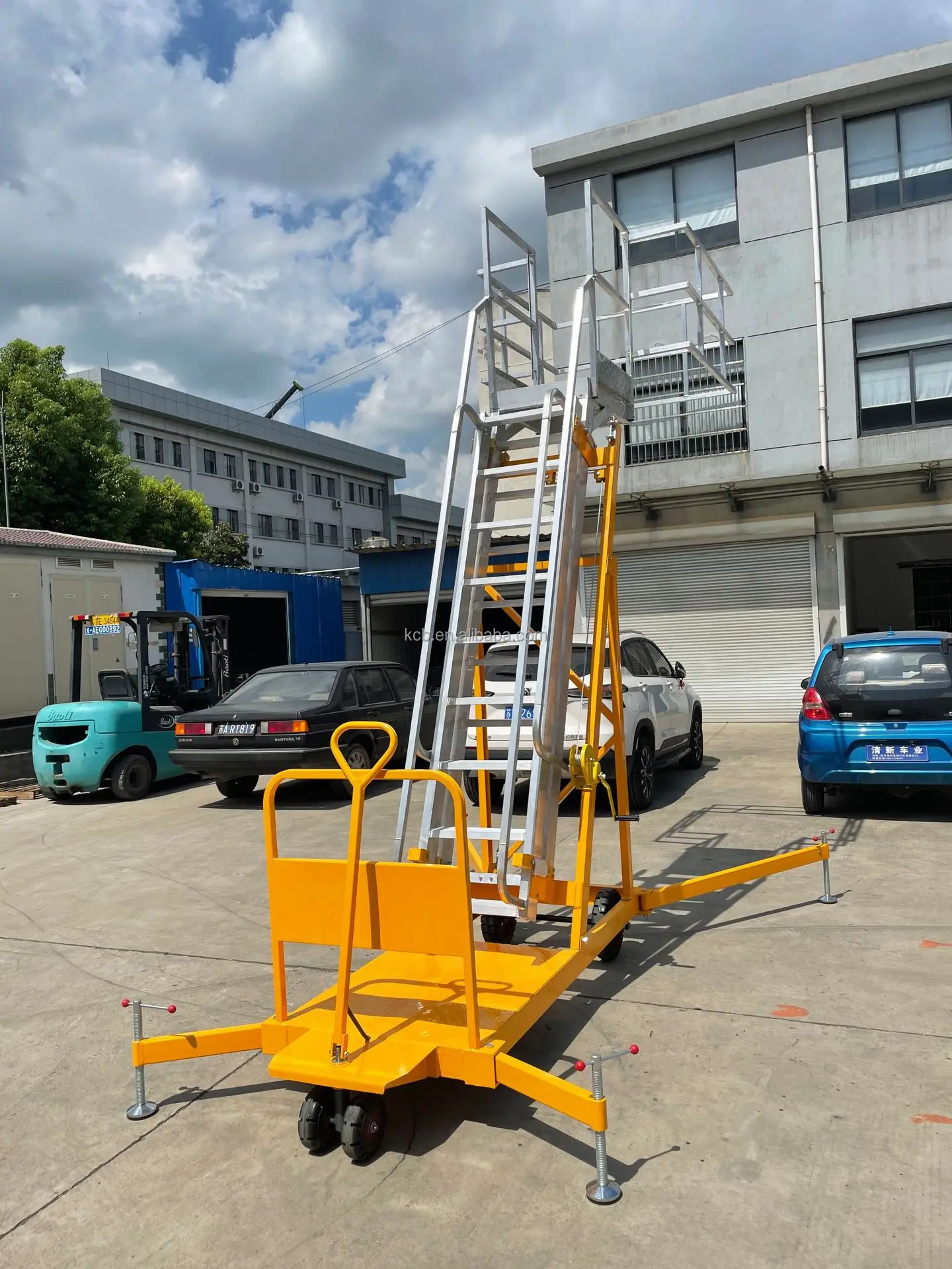 Tank car maintenance ladder slot mobile 4.5m hand-operated ladder elevator climbing sampling ladder