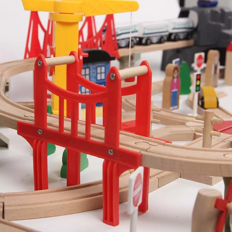 Classical Toy wood Electric Toy Wooden Railway Track Train Set Toy 130pcs Rail Overpass for Kids