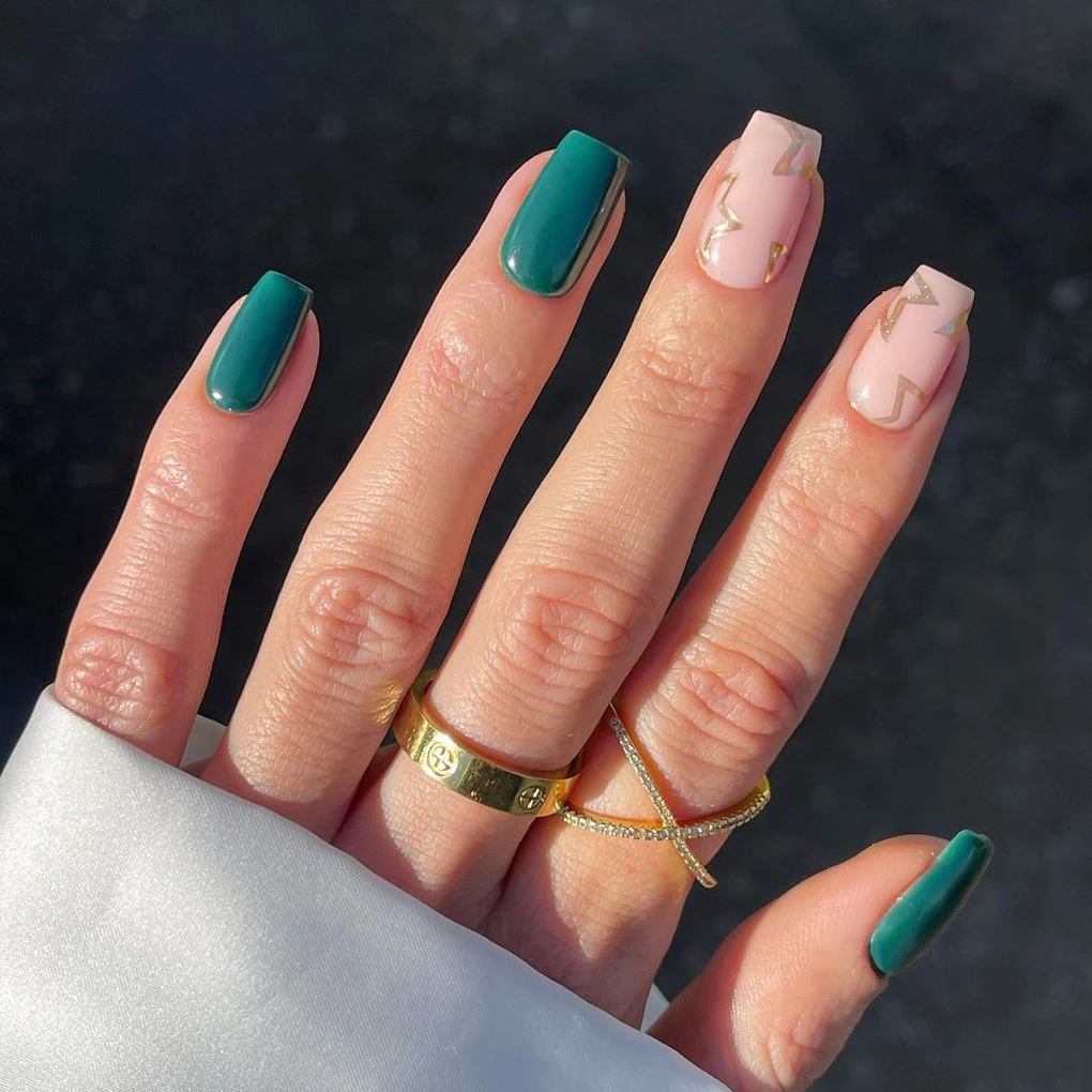 Custom Art Design Luxury Fake Nails With Glue High Quality Wholesale Short Square Soft Gel Christmas Green Press On Nails