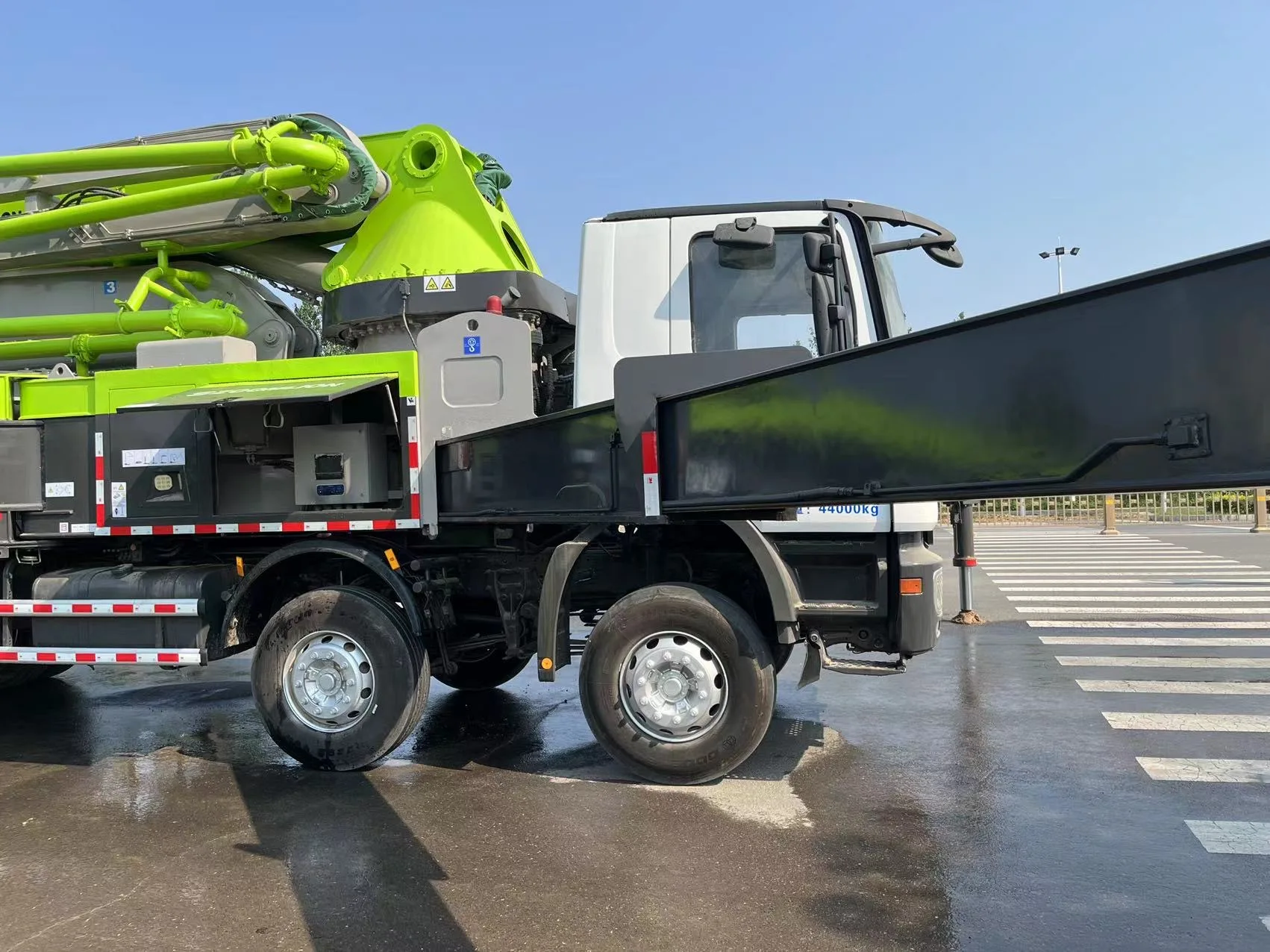 original zoomlion 52m pump truck 56m pump truck used zoomlion pump truck