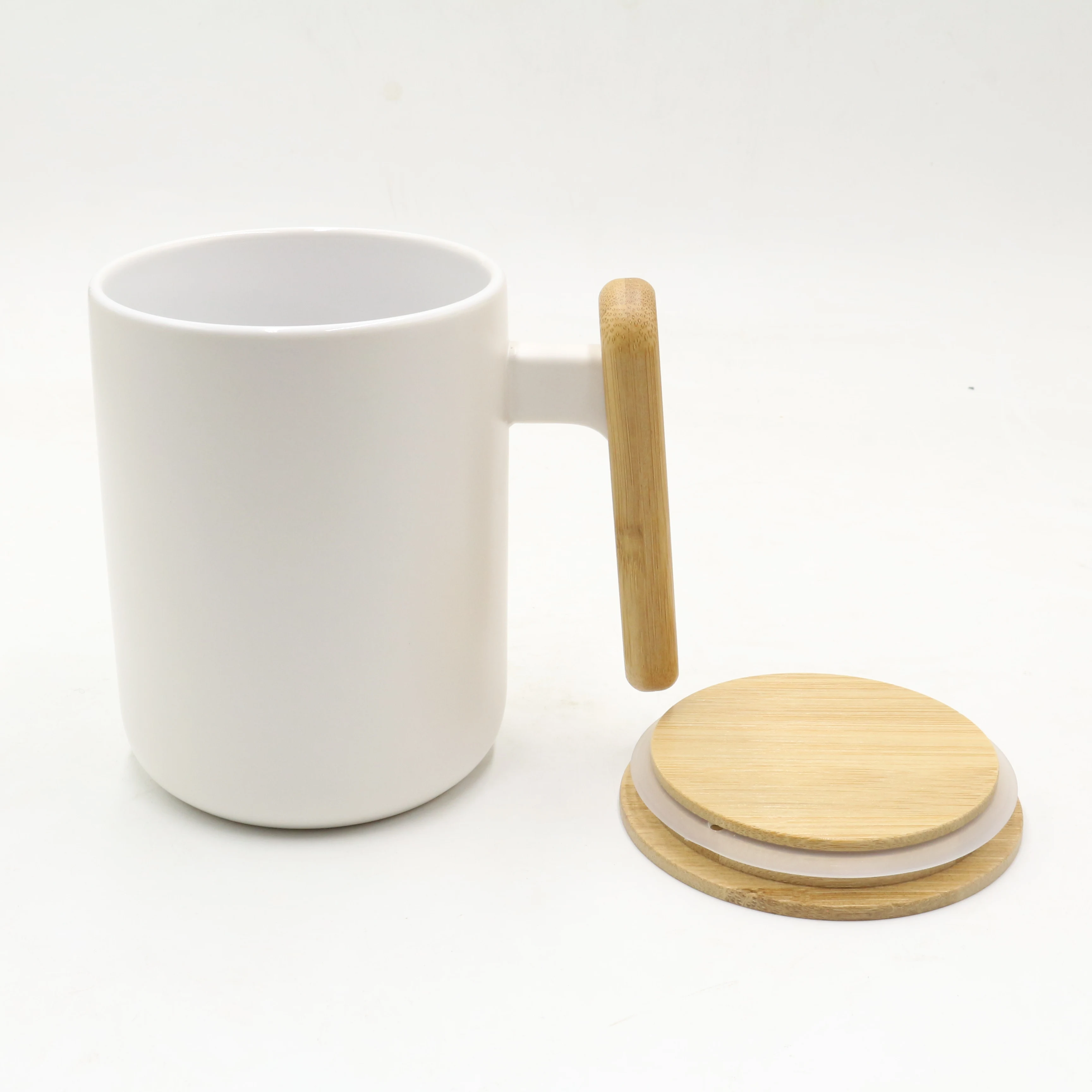 Wholesale Custom Nordic Bamboo Lid Ceramic Cup With Wooden Handle Ceramic Coffee Gift Mug