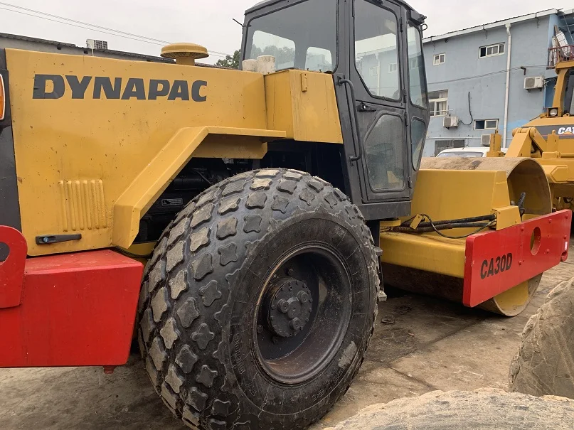  Б/у дорожный каток CA30D недорогой хорошее