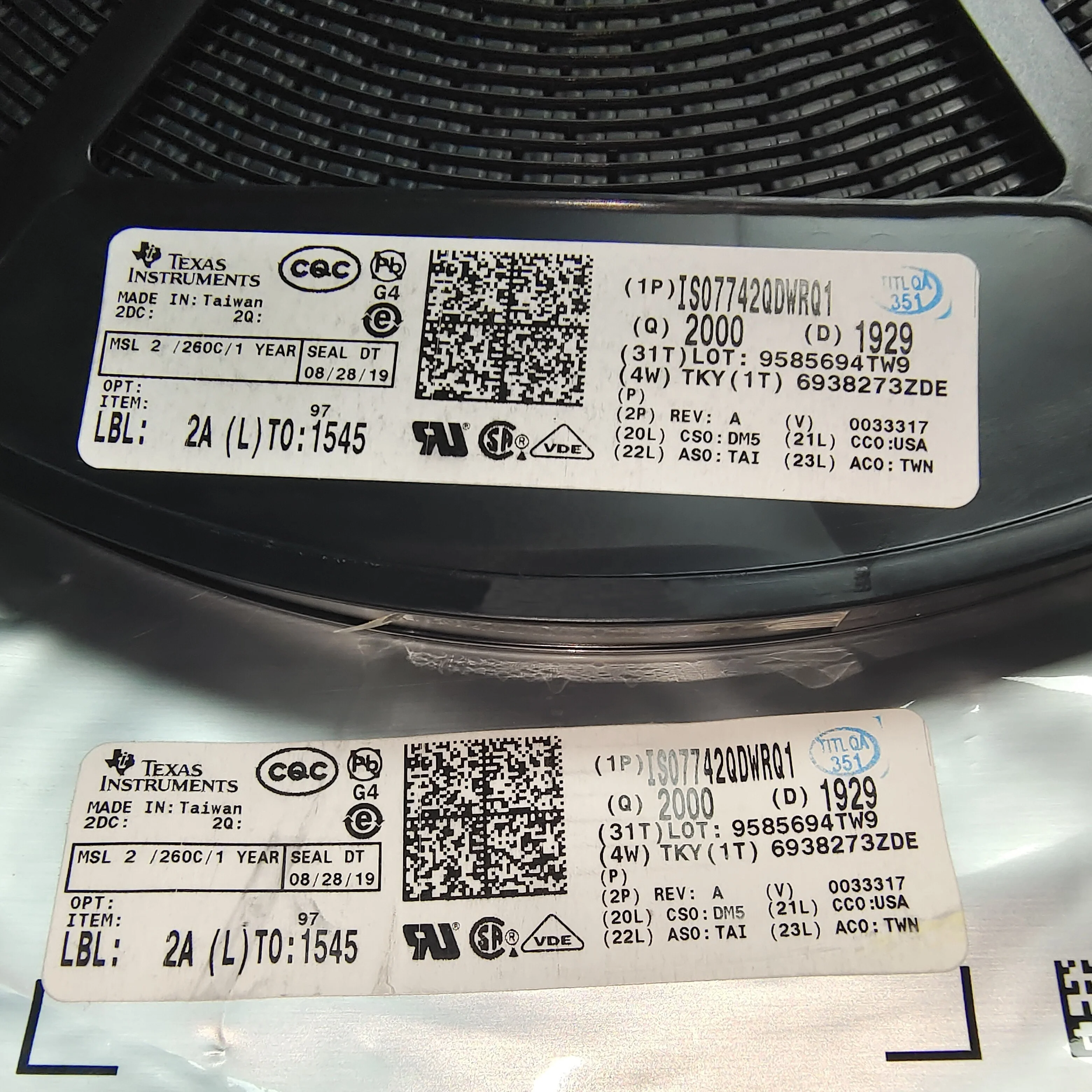 ISO7742 ISO7742DWR new original Digital Isolators 5000VRMS 4 Channel General Purpose SOIC16 IC