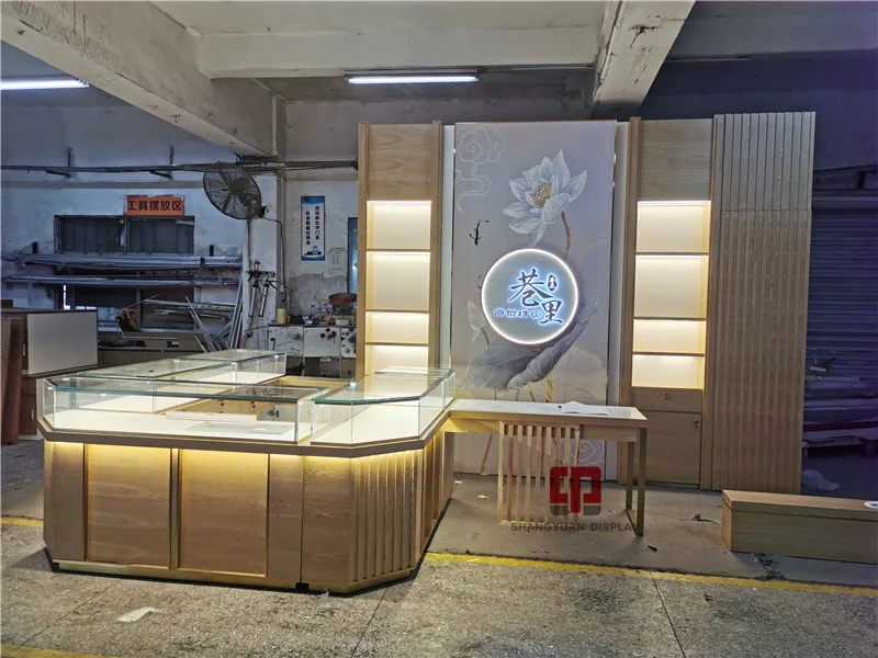 Chinese Style Jade Jewelry Kiosk High-End Wooden Glass Showcase Wood Grain Finish Jewelry Display Counter Customization