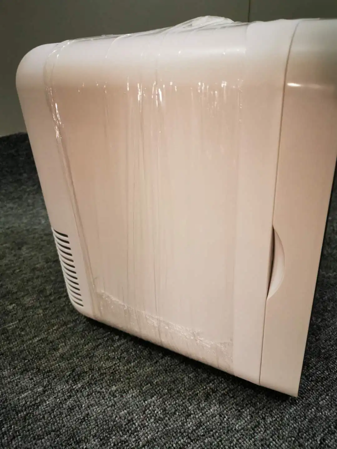 PCFCOOL новый дизайн мини холодильник дисплей уход за кожей автомобильный с цифровой температурой