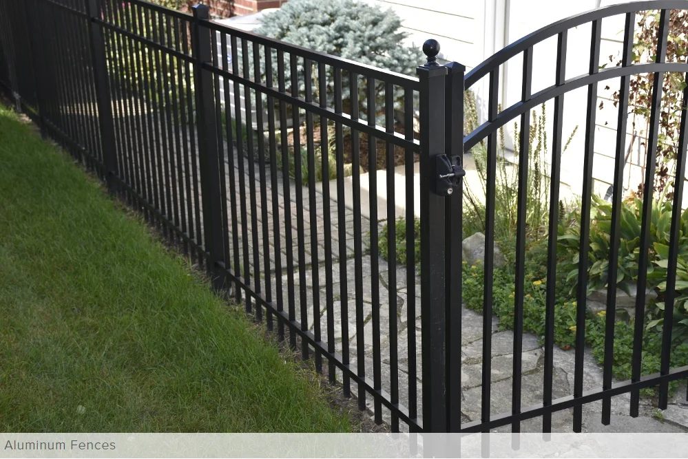 Custom Affordable Decorative Metal Powder Coated Vertical Aluminum Slat Fence Panels/Privacy Garden Fence