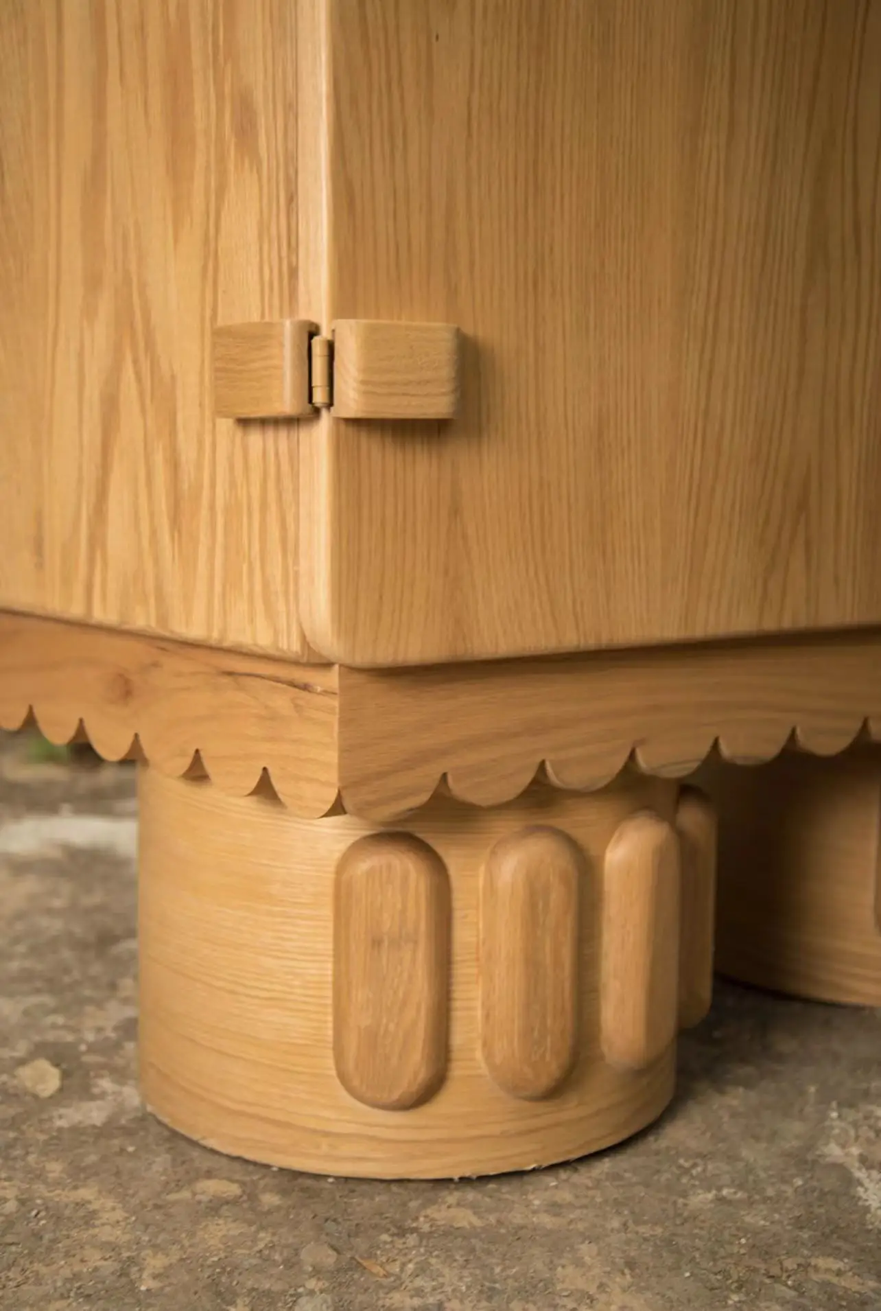 Outdoor wedding furniture design legs luxury rectangular dining table  cabinets