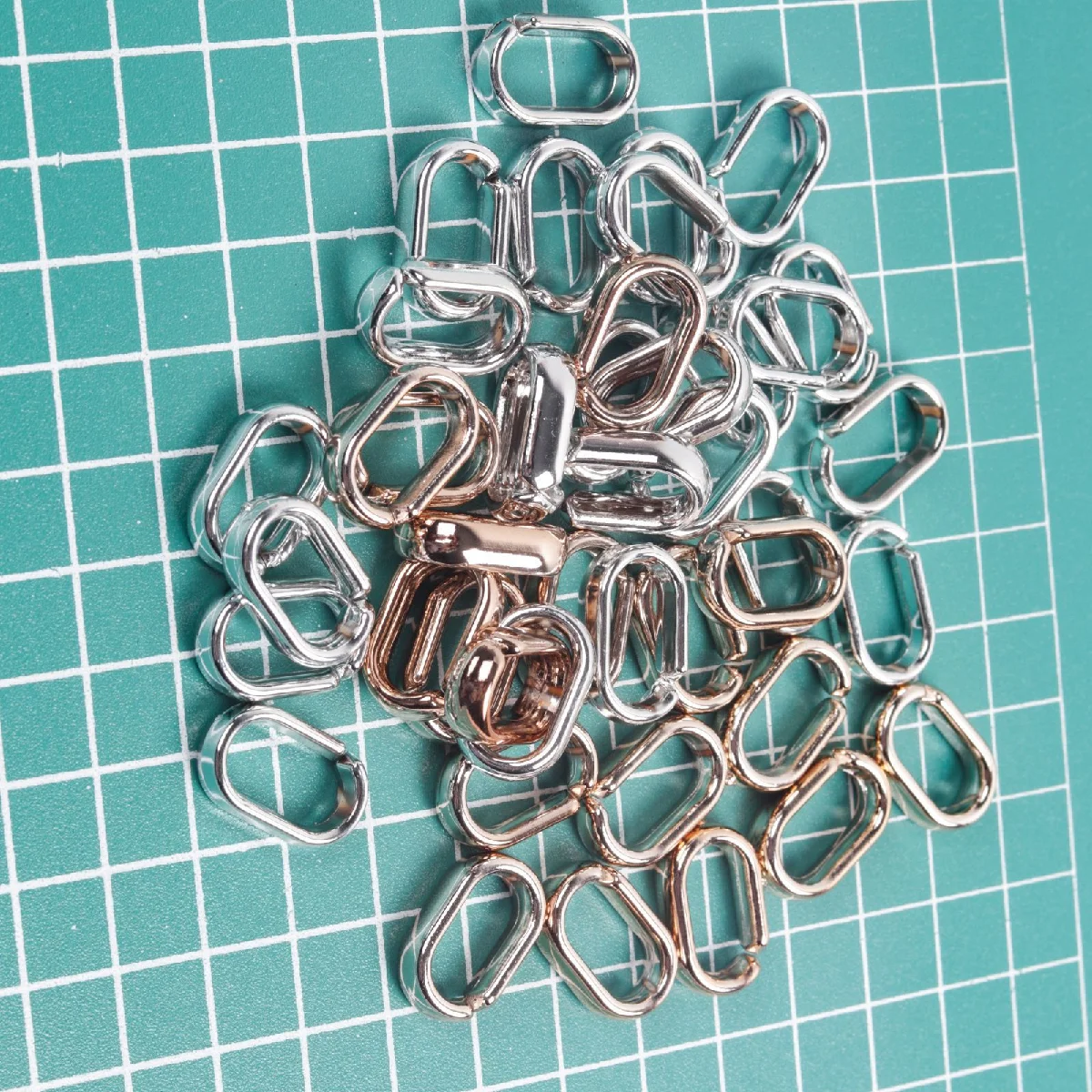 Customization Acrylic ornaments accessories Chain Buckle Metallic plating plastic Open Linking Rings Connectors for straps
