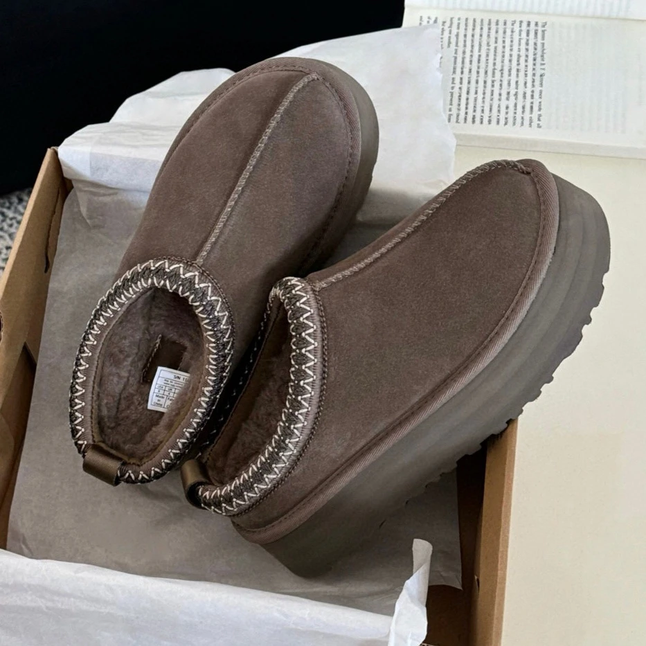 Classic Ankle Boots for Women and Men Luxury Wool Sheepskin Slippers with Fur Insole Snow Winter Boot Design