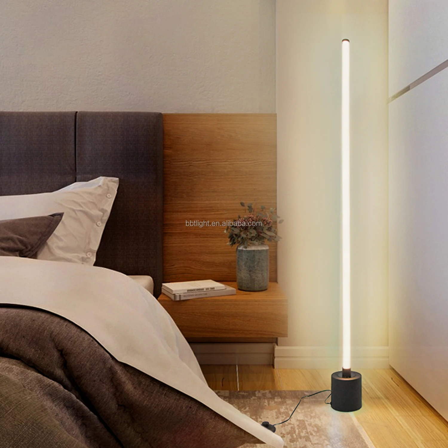 Hot Selling Northern Europe Simple RGB Corner Floor Lamp with Remote Control for Home Hotel Bar