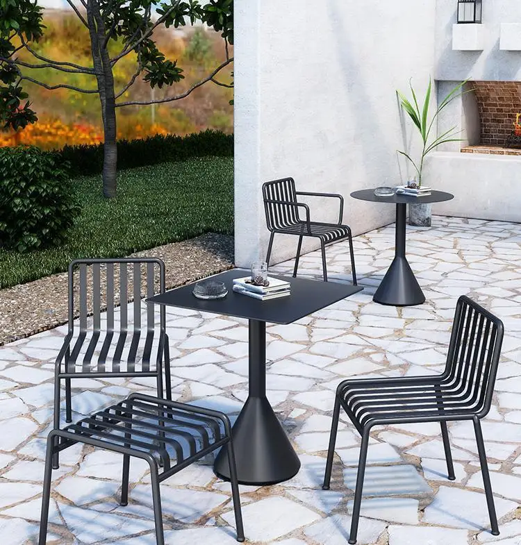 Outdoor metal dining table and chairs cafe milk tea shop open-air small round table patio balcony waterproof iron tables