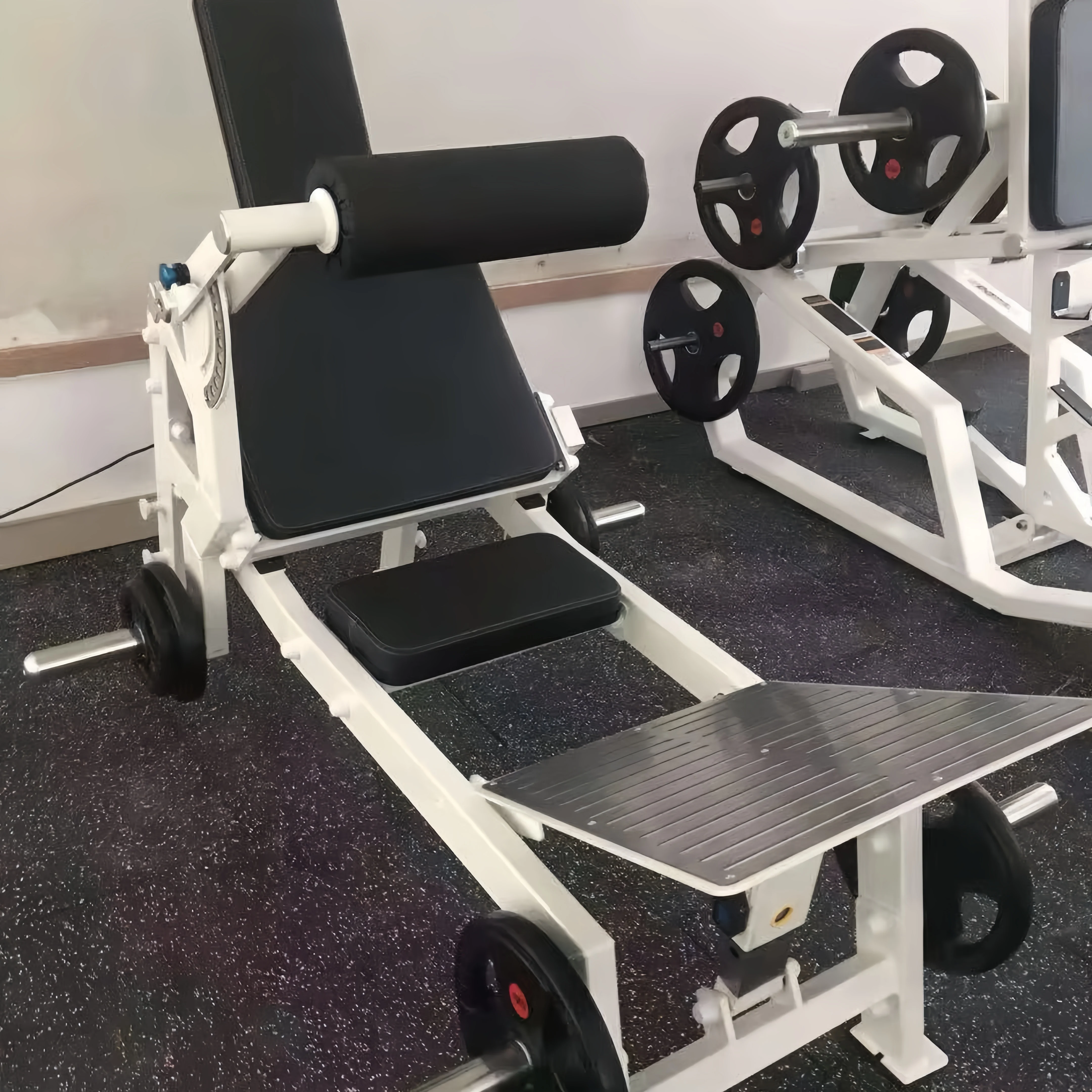 Тренировочная Упорная машина для бедер распродажа Саудовский арабский тренажер подтяжки высоких клейкий тренажерного зала упорный от европейских производителей глубокий поезд