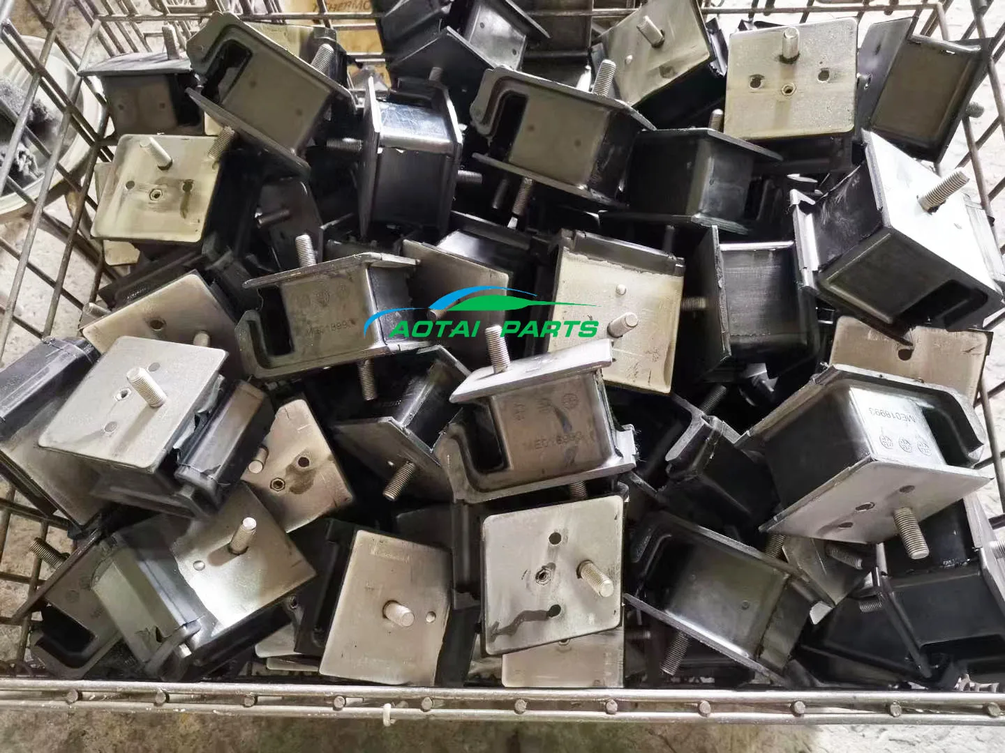 Rubber Auto Parts Engine Mounting 031965/071774 For Mitsubishi