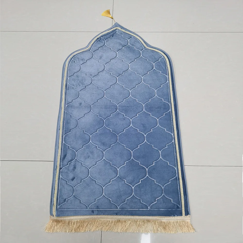 Islamic Popular Design Ramadan Thick Prayer Rug Velvet Rug Portable Memory Foam Arabic Muslim Prayer Mat For Turkish Praying Rug