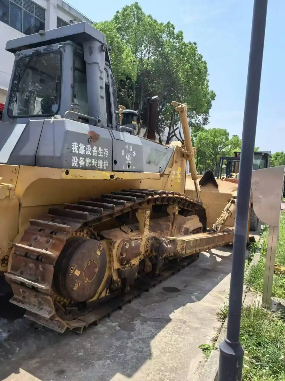Hot Sale KOMATSU D155AX-5 Used Bulldozers in Good Condition High Efficiency for Large-Scale Road Construction Direct From Japan