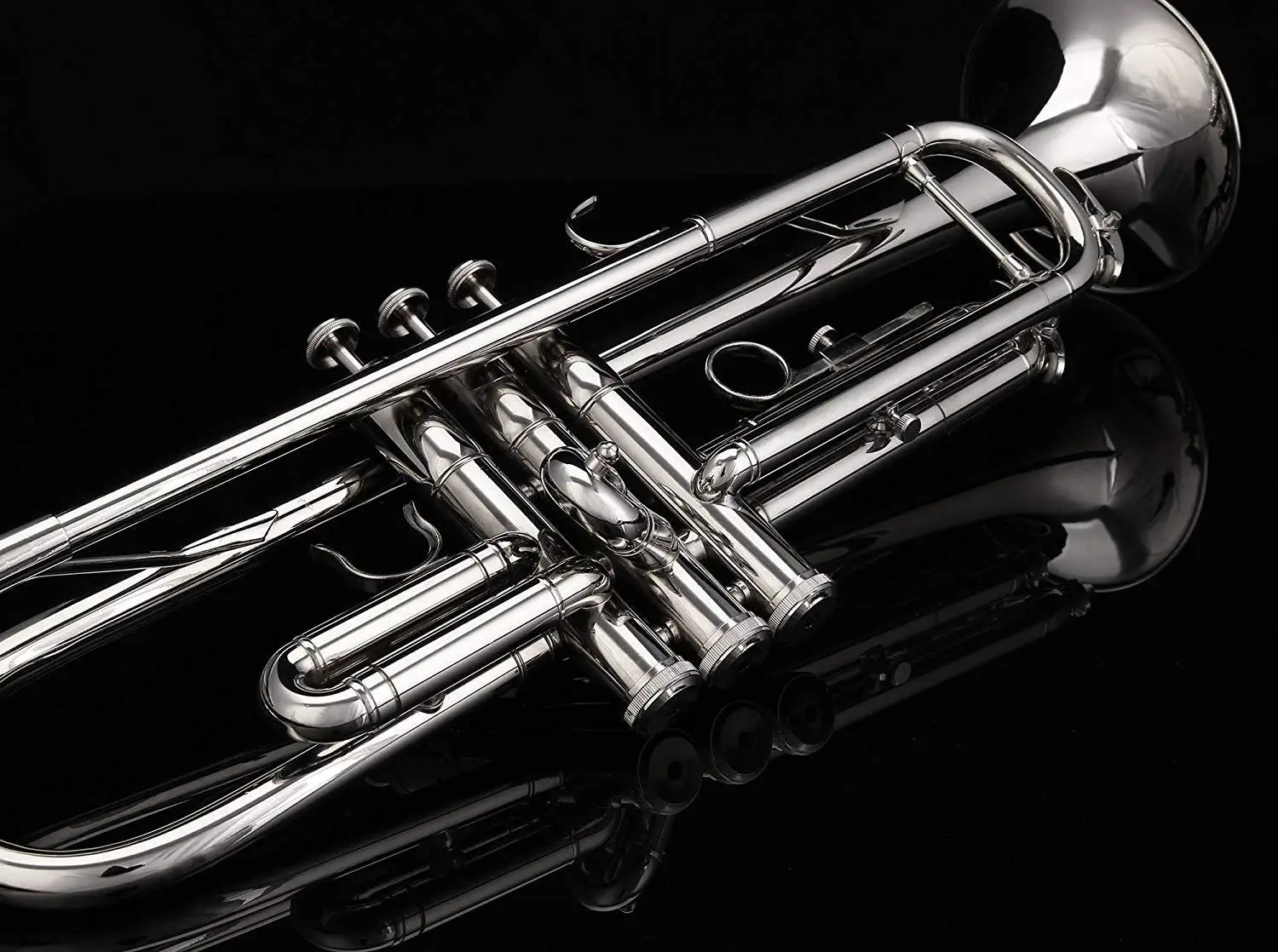 Professional Bb silver plated trumpet instrument with canvas case for beginner