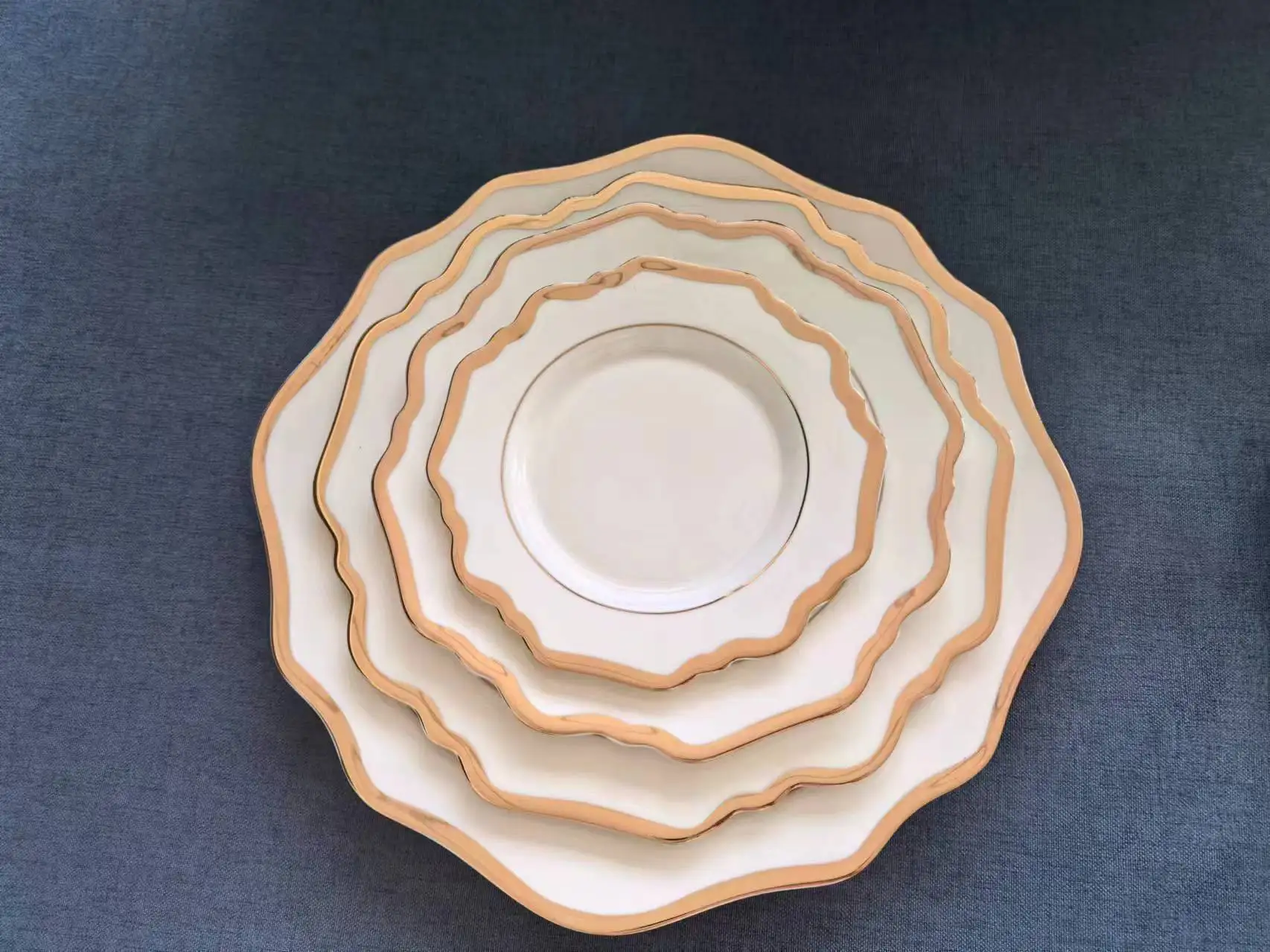 Customizable White Sunflower Irregular Plate Dinner Set Bone China Dishes & Plates with Engraving Wedding Gift