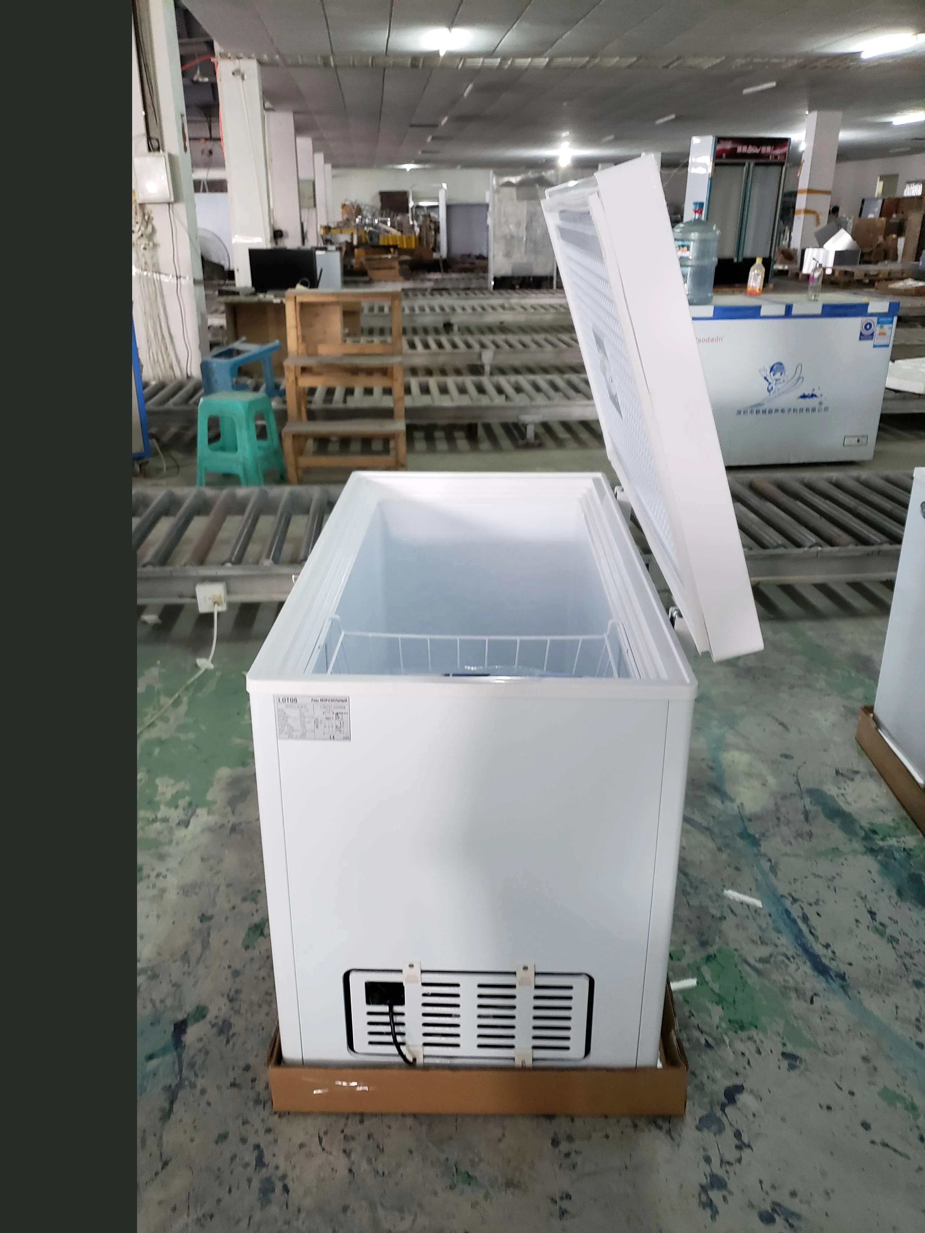 2021 New Deep Chest freezer 170L with single door and glass