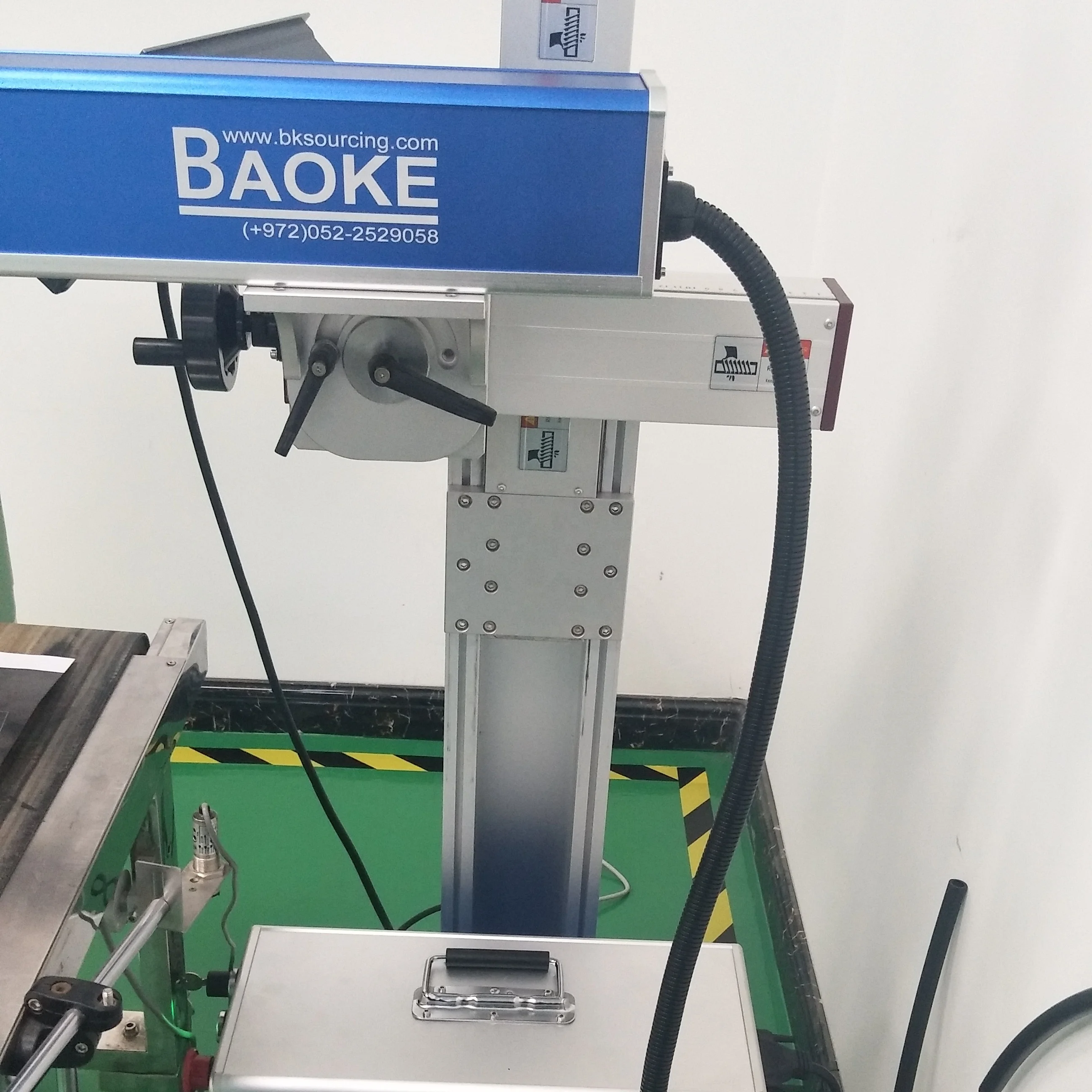 20W High Speed Production Line Fiber Laser Marking Machine