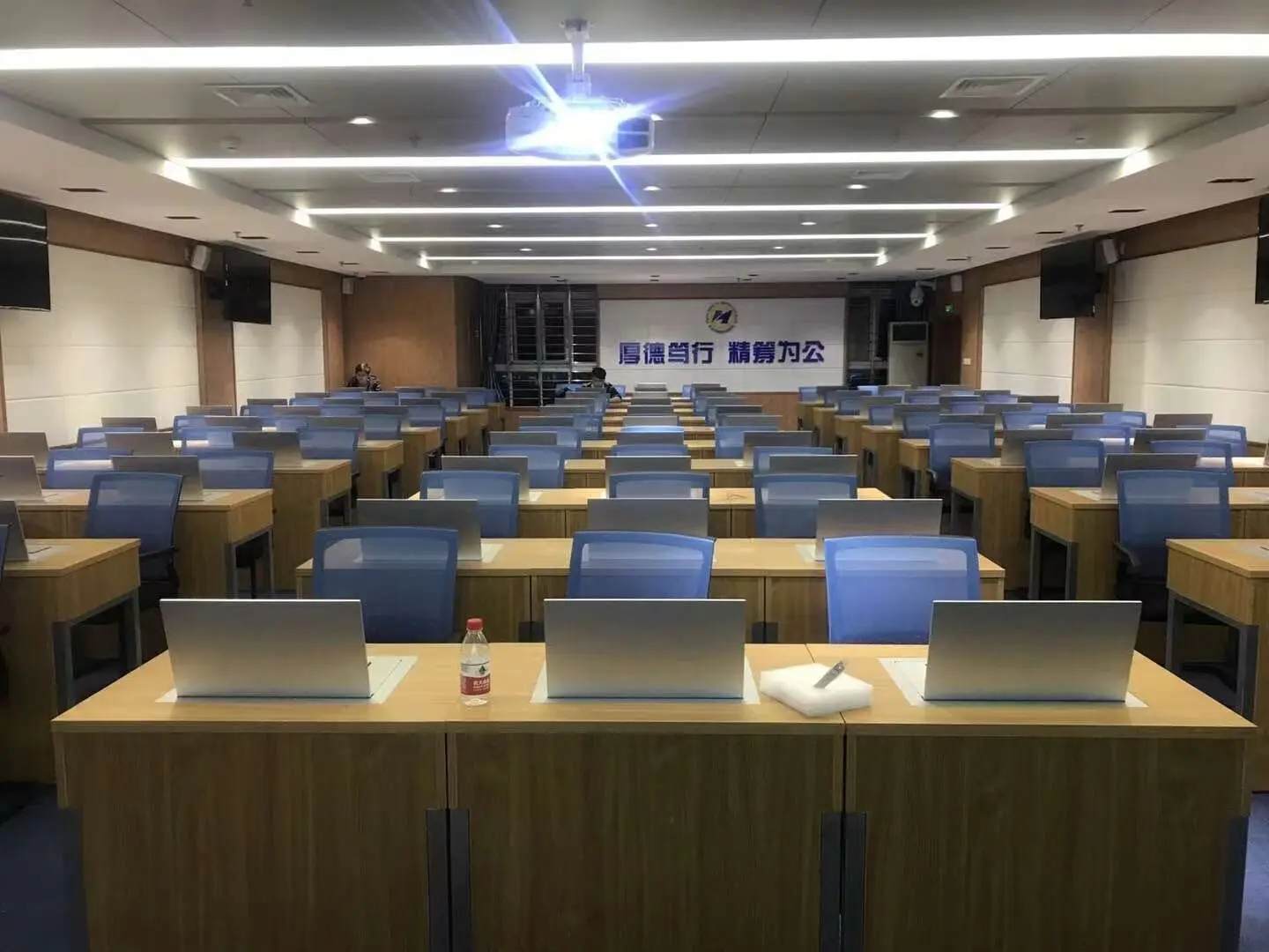 BW Automatic Flip Top Monitor With VGA  / Motorized Screen Lift System