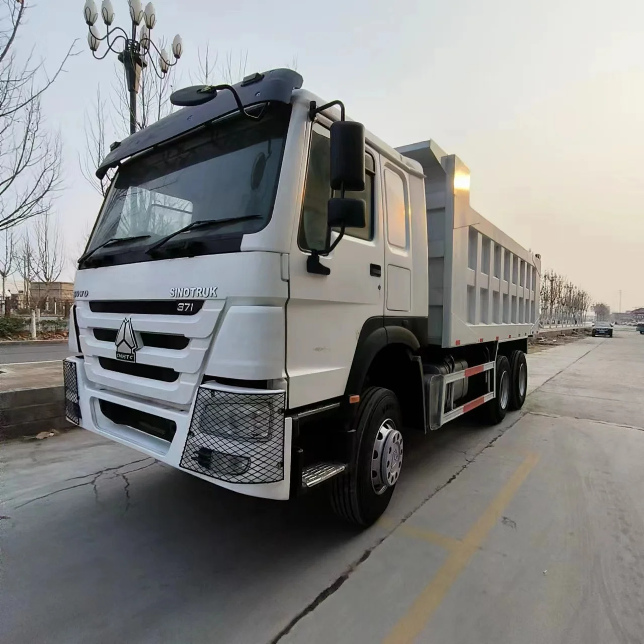 China National Heavy Duty Truck Haowo 20 ton 10 wheeled second-hand dump truck dump truck 6x4 in good condition