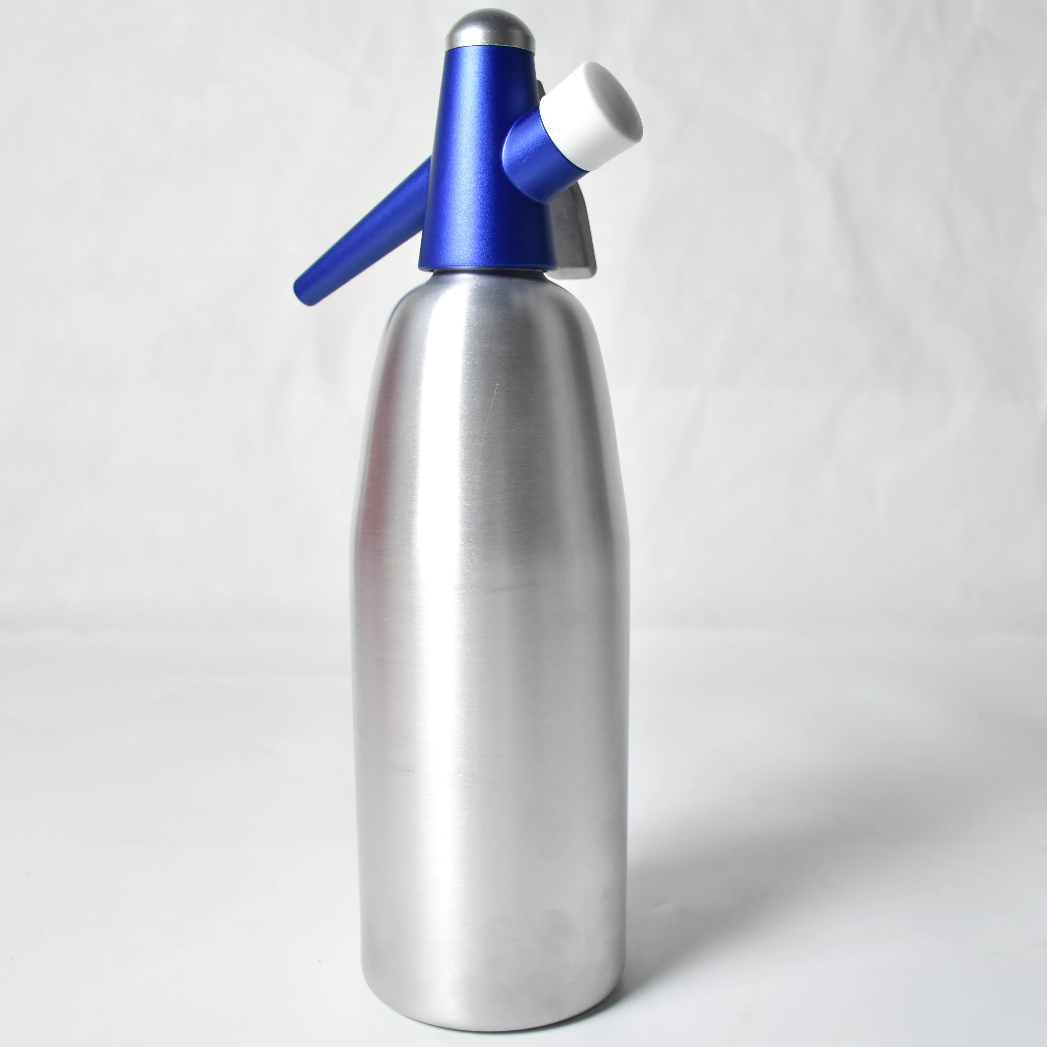 Professional manufacturer Customized Versatile Cost-effective Aluminum 2 pint  Soda Whipper Whip Soda Dispenser